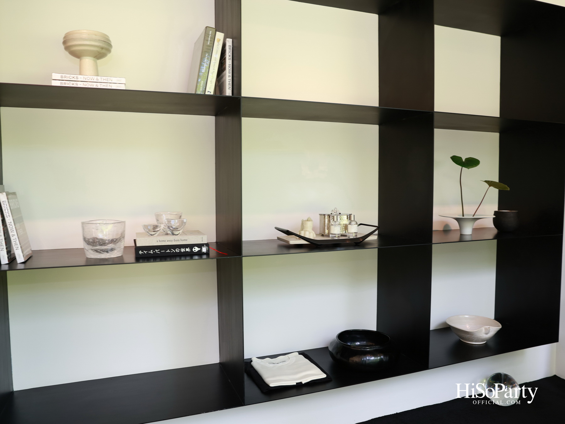 VVON SUGUNNASIL เปิดตัวคอลเลกชันใหม่ ‘Spring–Summer 2026: Power Dressing Begins Within’ ถ่ายทอดพลังความมั่นใจจากภายใน