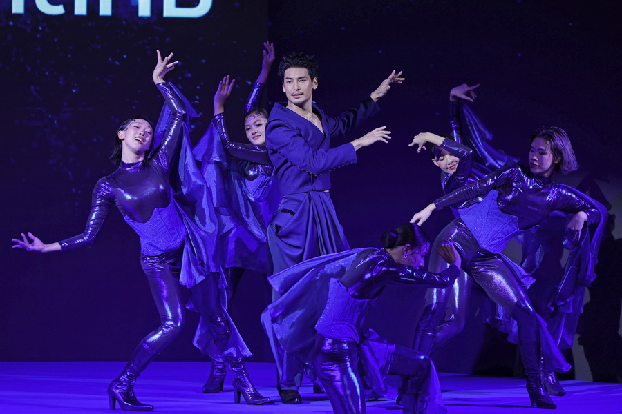 คิง เพาเวอร์ ฉลอง 36 ปี เปิดตัว 'POWER PASS' พร้อม เจฟ ซาเตอร์ และอาโป ณัฐวิญญ์ จุดพลังการช้อปเหนือขีดจำกัด