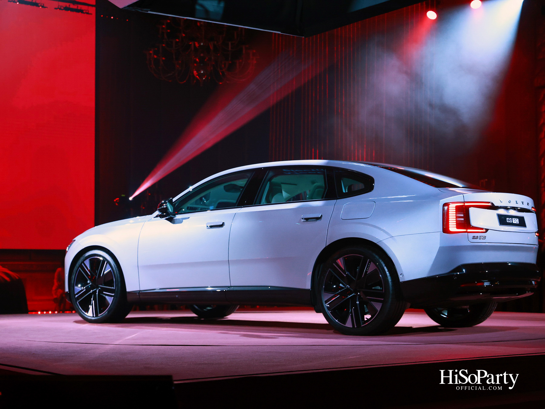 Volvo ES90 รถไฟฟ้ารุ่นใหม่เปิดตัวครั้งแรกในเอเชีย ชูสมดุลแห่งความหรูหรา เทคโนโลยี และความยั่งยืน