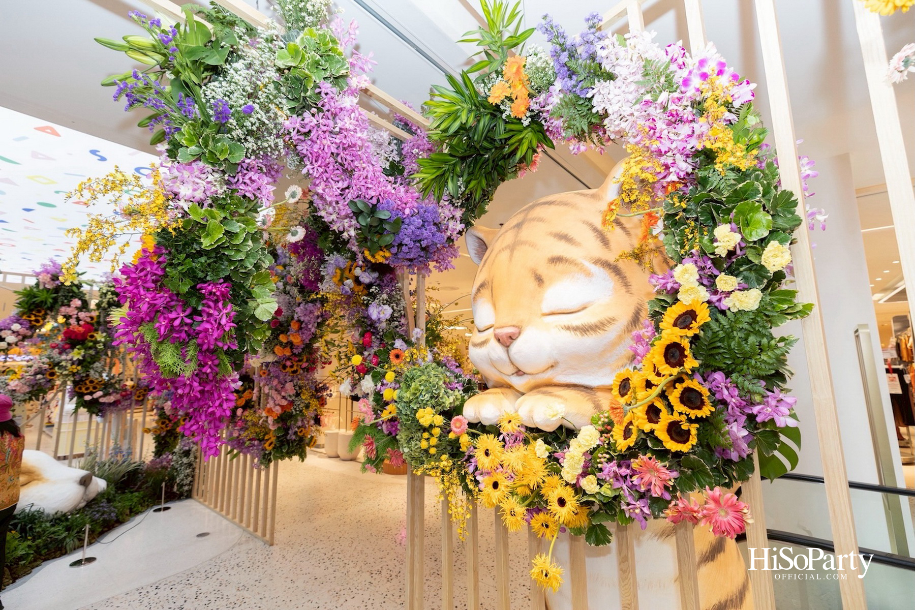 ห้างเซ็นทรัลจัดงาน The Art of Flowers ในโอกาสครบรอบ 78 ปี