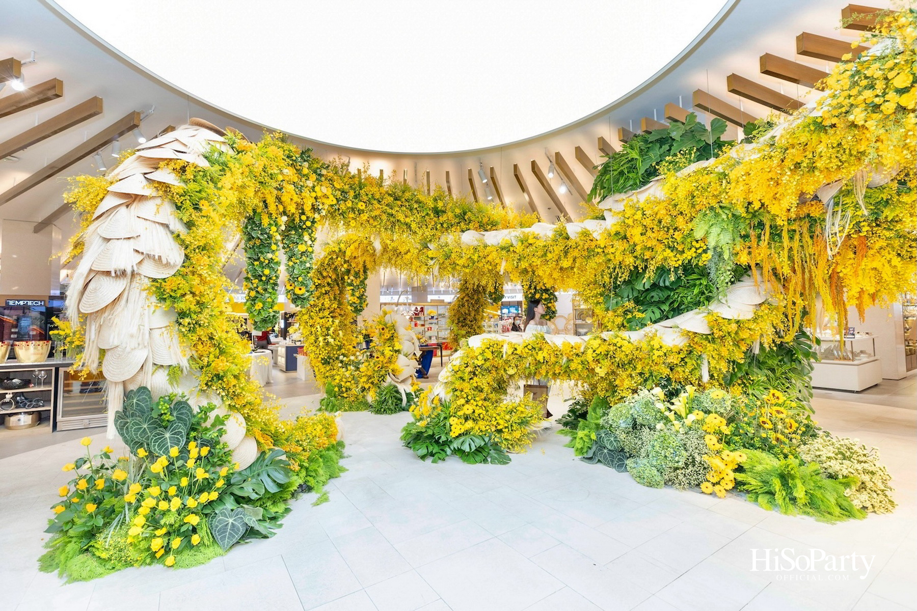 ห้างเซ็นทรัลจัดงาน The Art of Flowers ในโอกาสครบรอบ 78 ปี