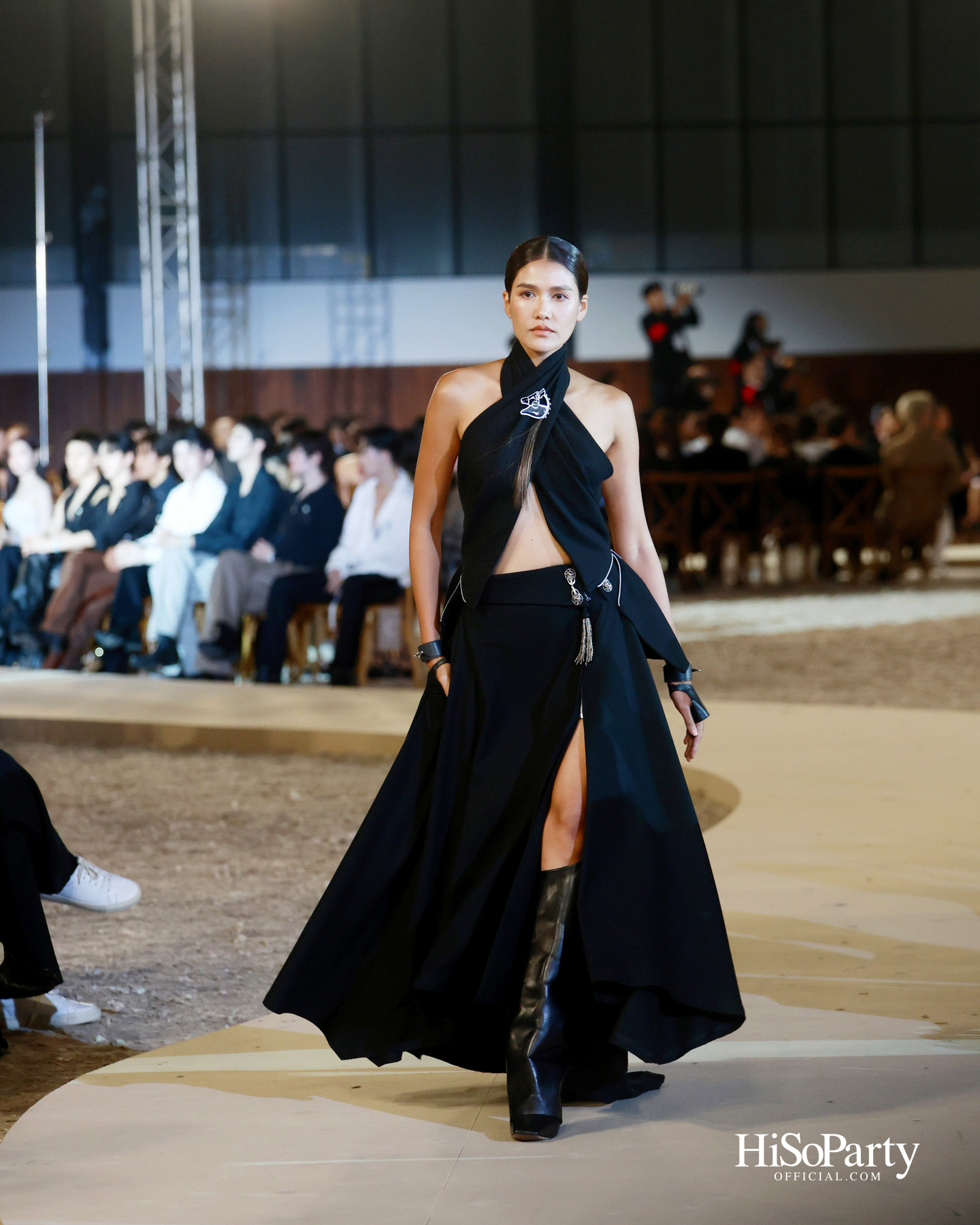 SIRIVANNAVARI จัดแสดงแฟชั่นโชว์คอลเลกชัน Autumn-Winter 2025/26 ถ่ายทอดมรดกแห่งโลกอีเควสเทรียนสู่แฟชั่นร่วมสมัย