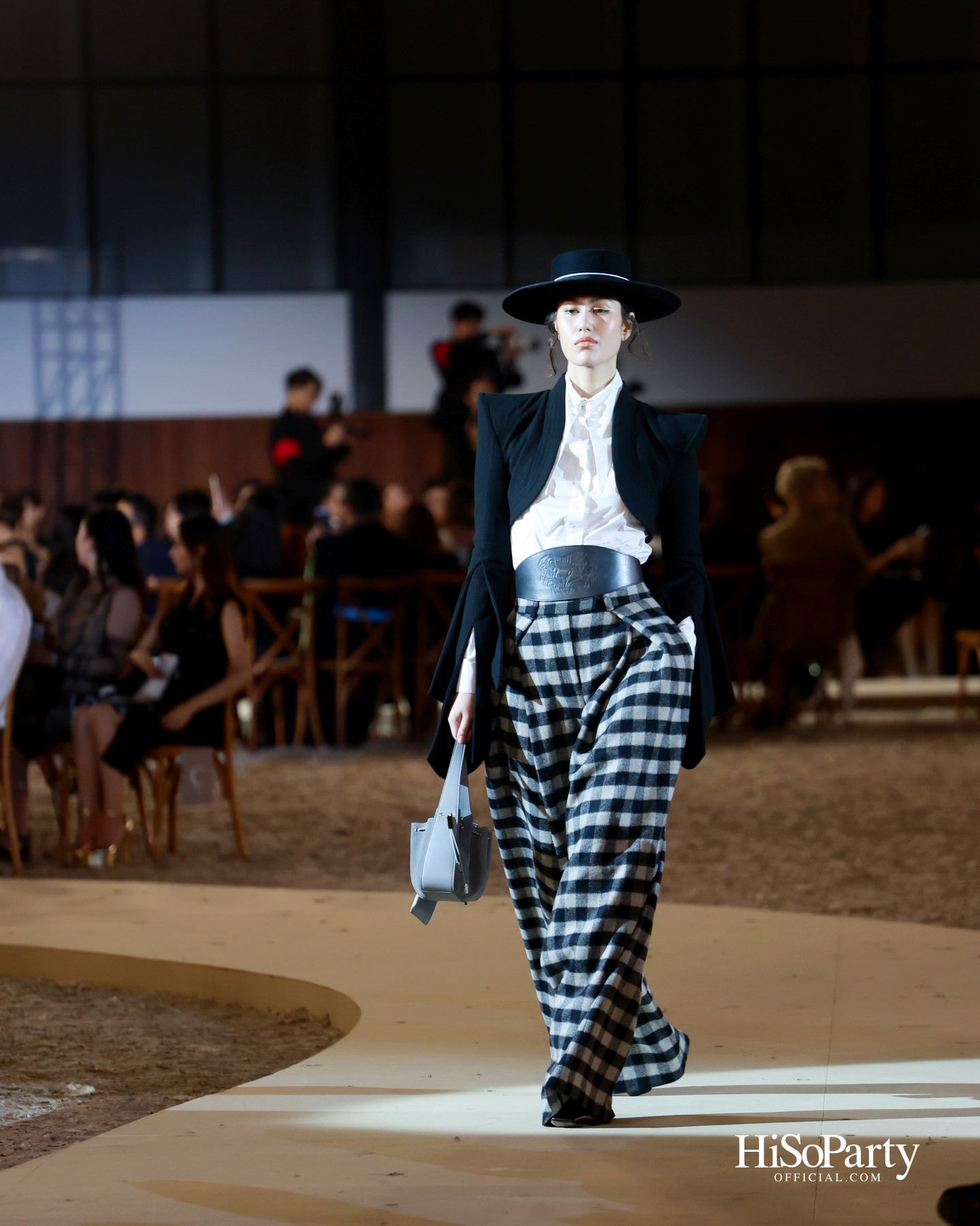SIRIVANNAVARI จัดแสดงแฟชั่นโชว์คอลเลกชัน Autumn-Winter 2025/26 ถ่ายทอดมรดกแห่งโลกอีเควสเทรียนสู่แฟชั่นร่วมสมัย