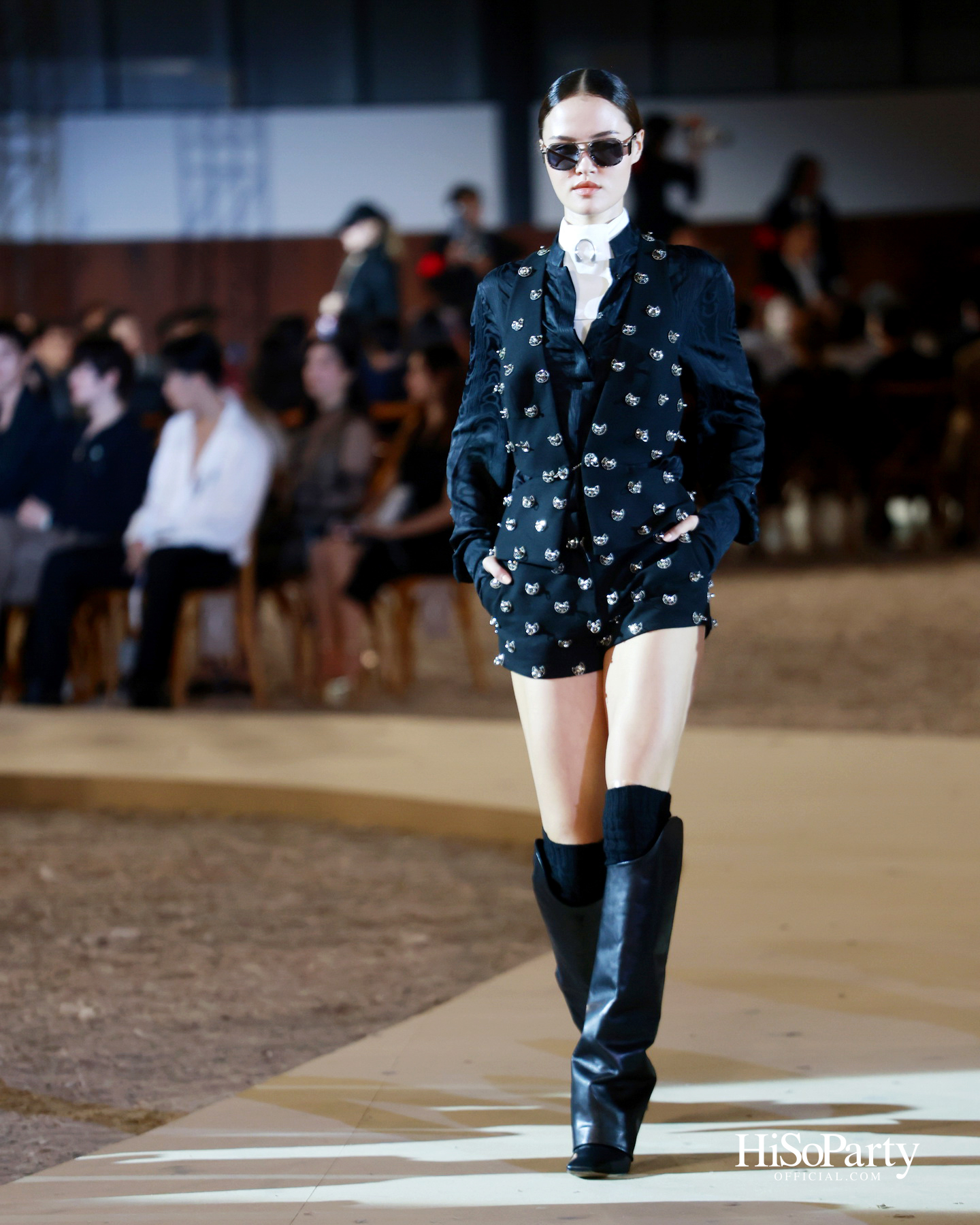 SIRIVANNAVARI จัดแสดงแฟชั่นโชว์คอลเลกชัน Autumn-Winter 2025/26 ถ่ายทอดมรดกแห่งโลกอีเควสเทรียนสู่แฟชั่นร่วมสมัย