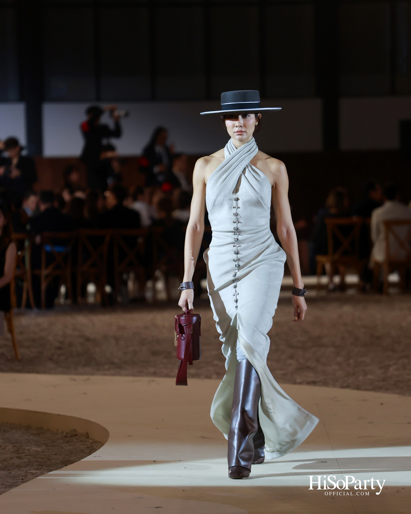 SIRIVANNAVARI จัดแสดงแฟชั่นโชว์คอลเลกชัน Autumn-Winter 2025/26 ถ่ายทอดมรดกแห่งโลกอีเควสเทรียนสู่แฟชั่นร่วมสมัย