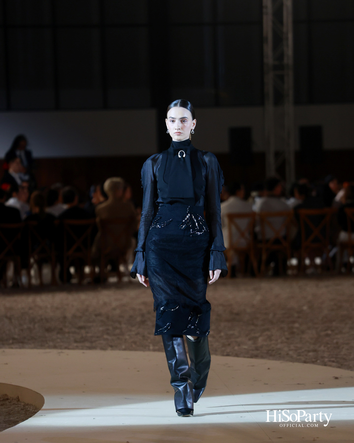 SIRIVANNAVARI จัดแสดงแฟชั่นโชว์คอลเลกชัน Autumn-Winter 2025/26 ถ่ายทอดมรดกแห่งโลกอีเควสเทรียนสู่แฟชั่นร่วมสมัย