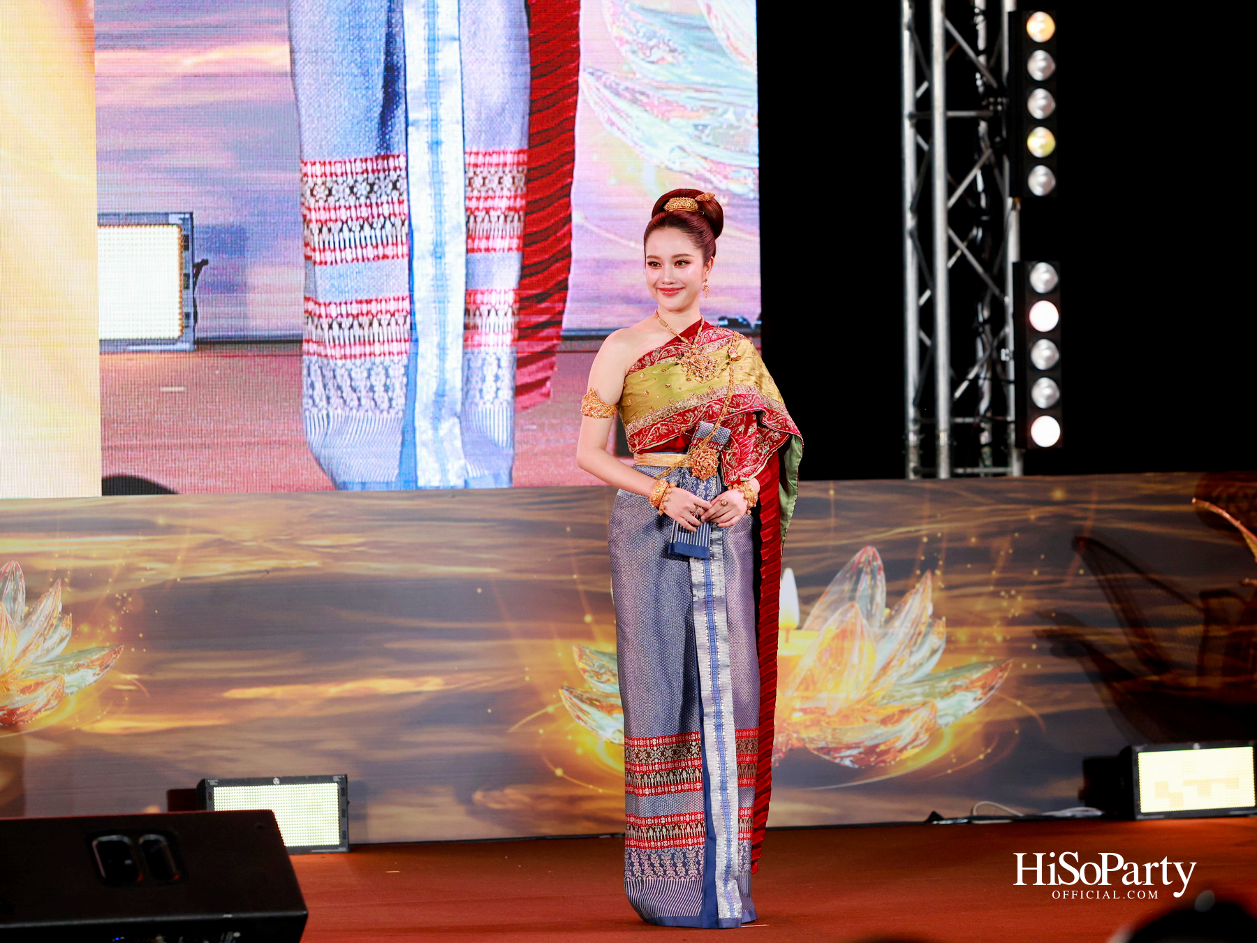 ไอคอนสยามจัดงาน ‘ICONSIAM THAICONIC LOY KRATHONG 2025’ ร้อยใจไทยรักษ์เจ้าพระยา น้อมรำลึกในพระมหากรุณาธิคุณสมเด็จพระพันปีหลวง