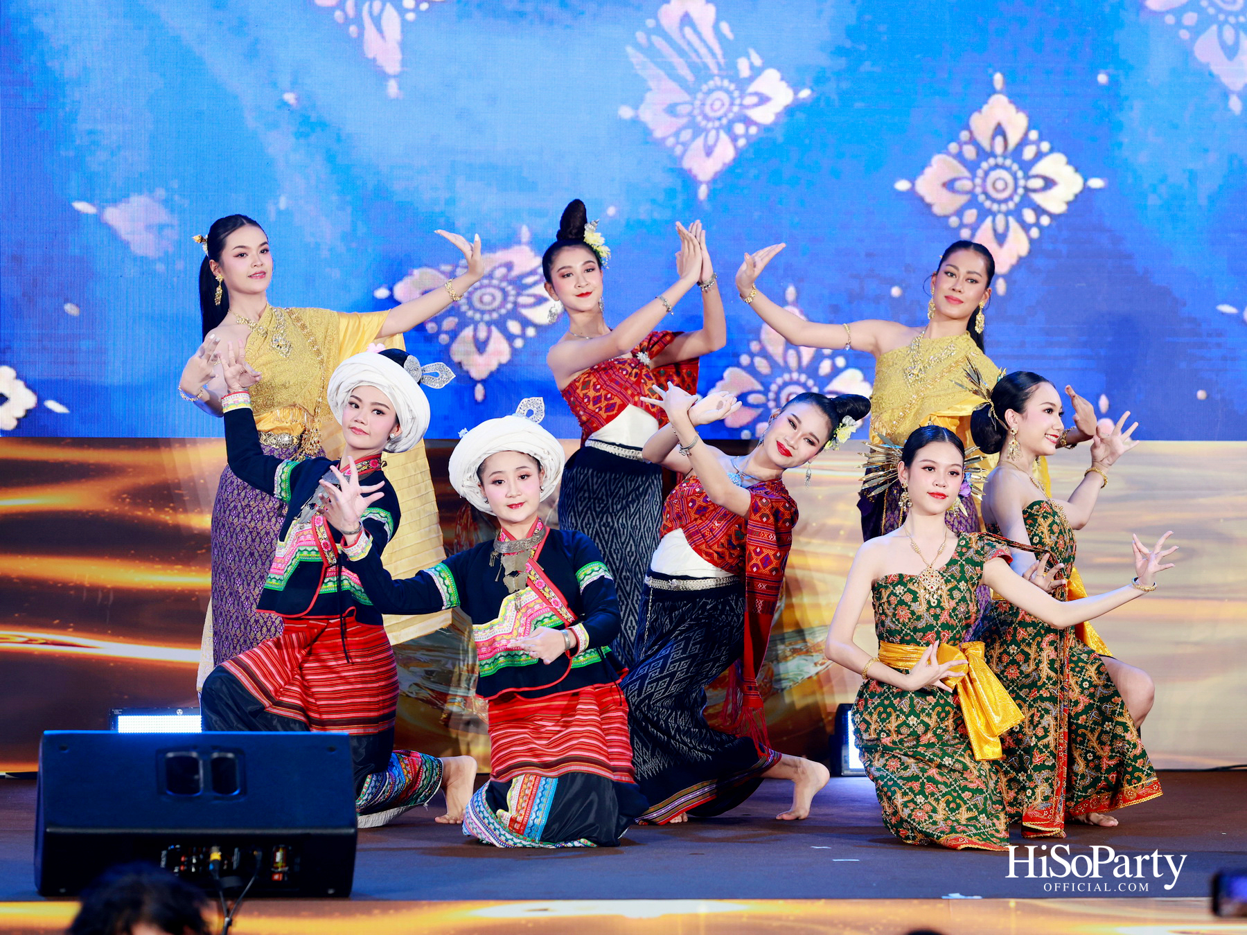 ไอคอนสยามจัดงาน ‘ICONSIAM THAICONIC LOY KRATHONG 2025’ ร้อยใจไทยรักษ์เจ้าพระยา น้อมรำลึกในพระมหากรุณาธิคุณสมเด็จพระพันปีหลวง