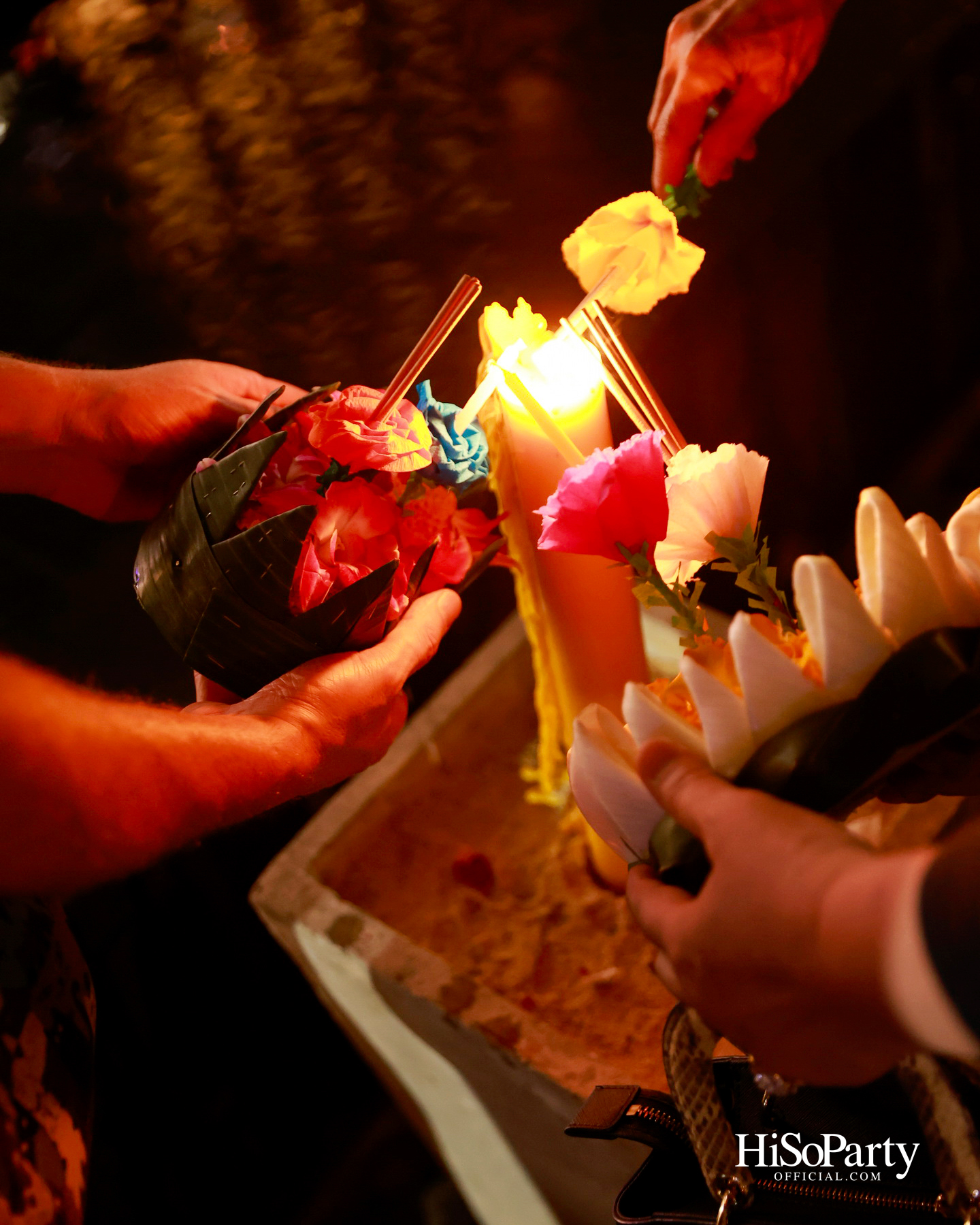 ไอคอนสยามจัดงาน ‘ICONSIAM THAICONIC LOY KRATHONG 2025’ ร้อยใจไทยรักษ์เจ้าพระยา น้อมรำลึกในพระมหากรุณาธิคุณสมเด็จพระพันปีหลวง