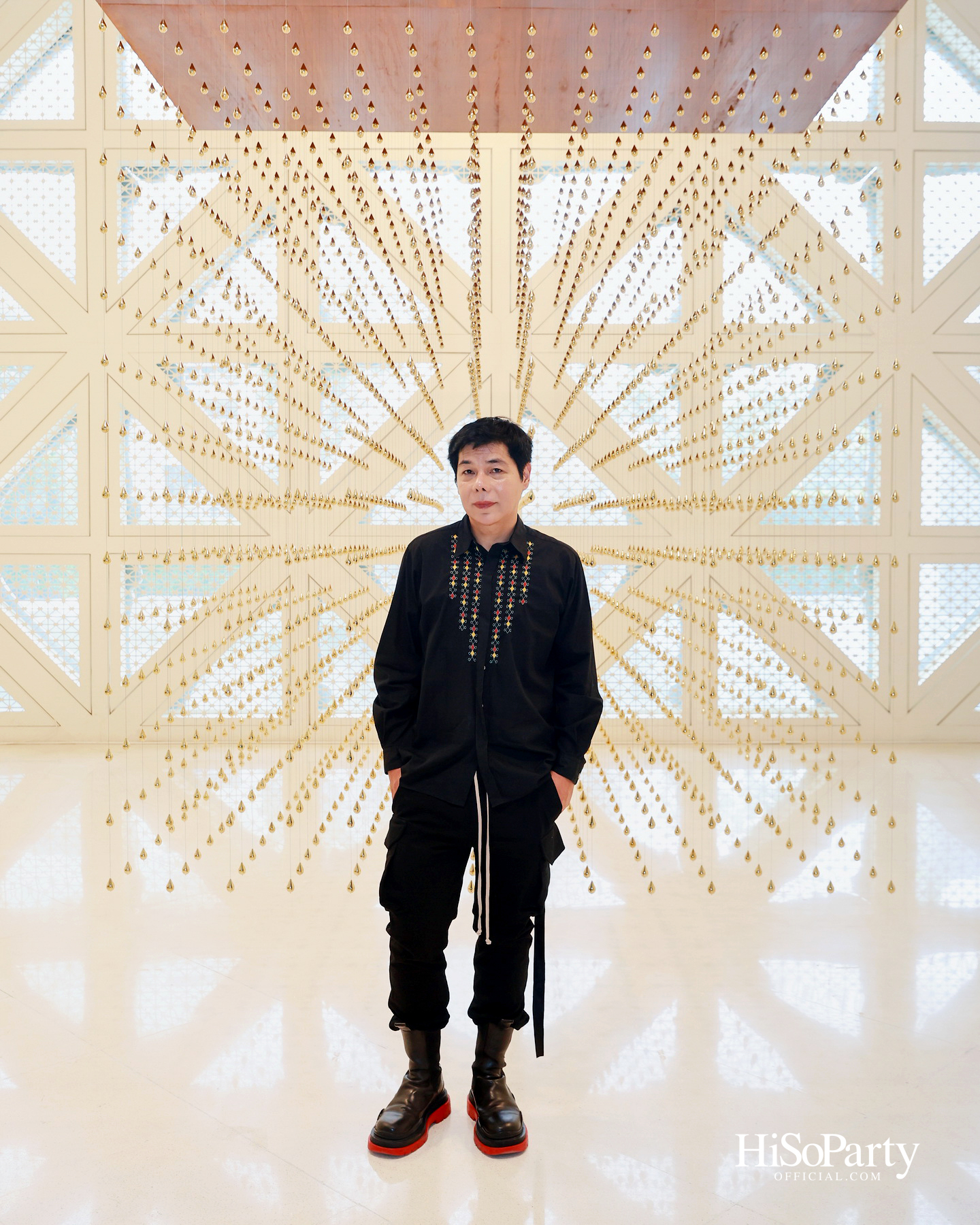 หยดทองแห่งกาลเวลา ‘Golden Teardrop (2025)’ โดย อริญชย์ รุ่งแจ้ง ณ MOCA BANGKOK