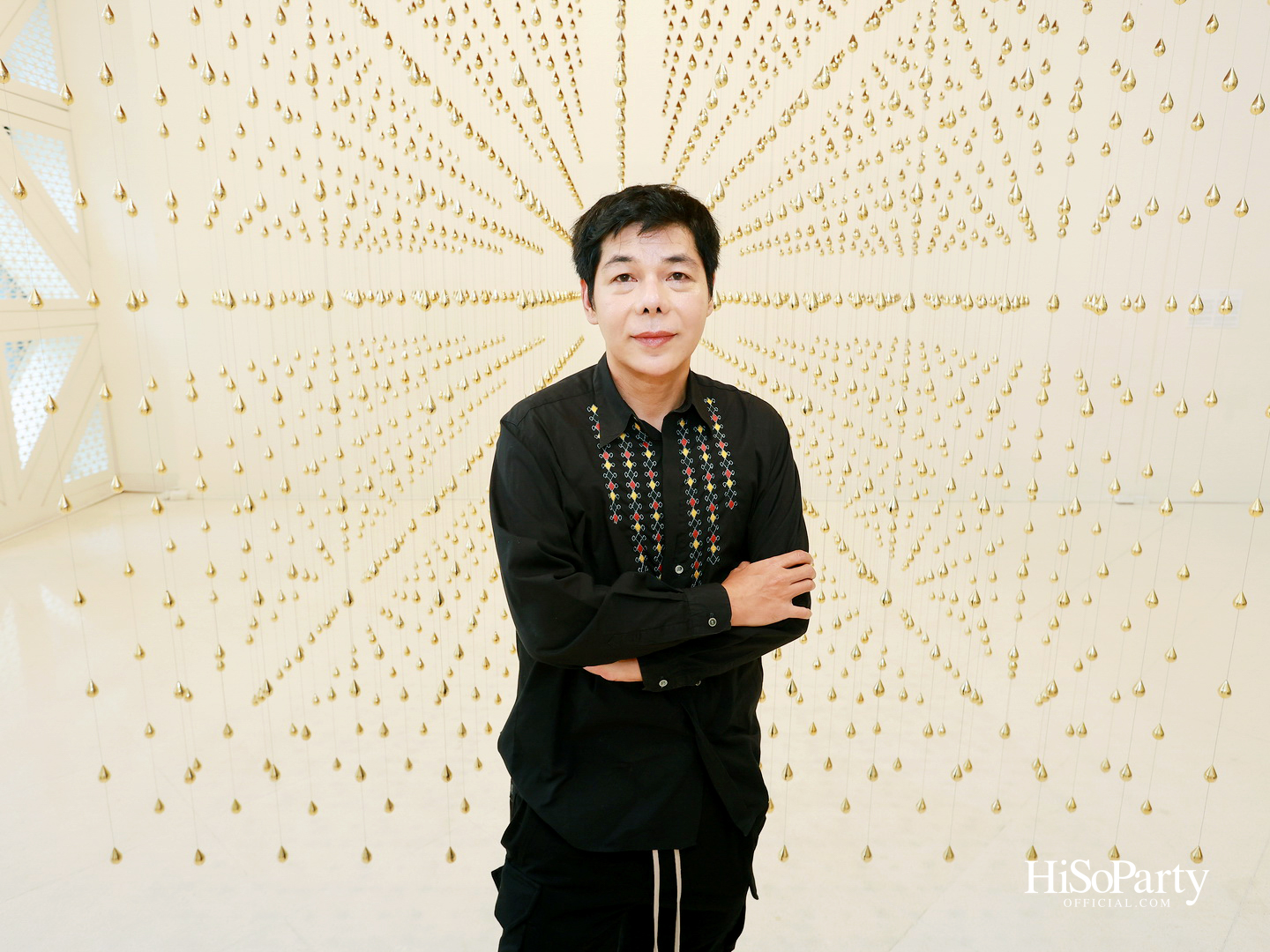หยดทองแห่งกาลเวลา ‘Golden Teardrop (2025)’ โดย อริญชย์ รุ่งแจ้ง ณ MOCA BANGKOK