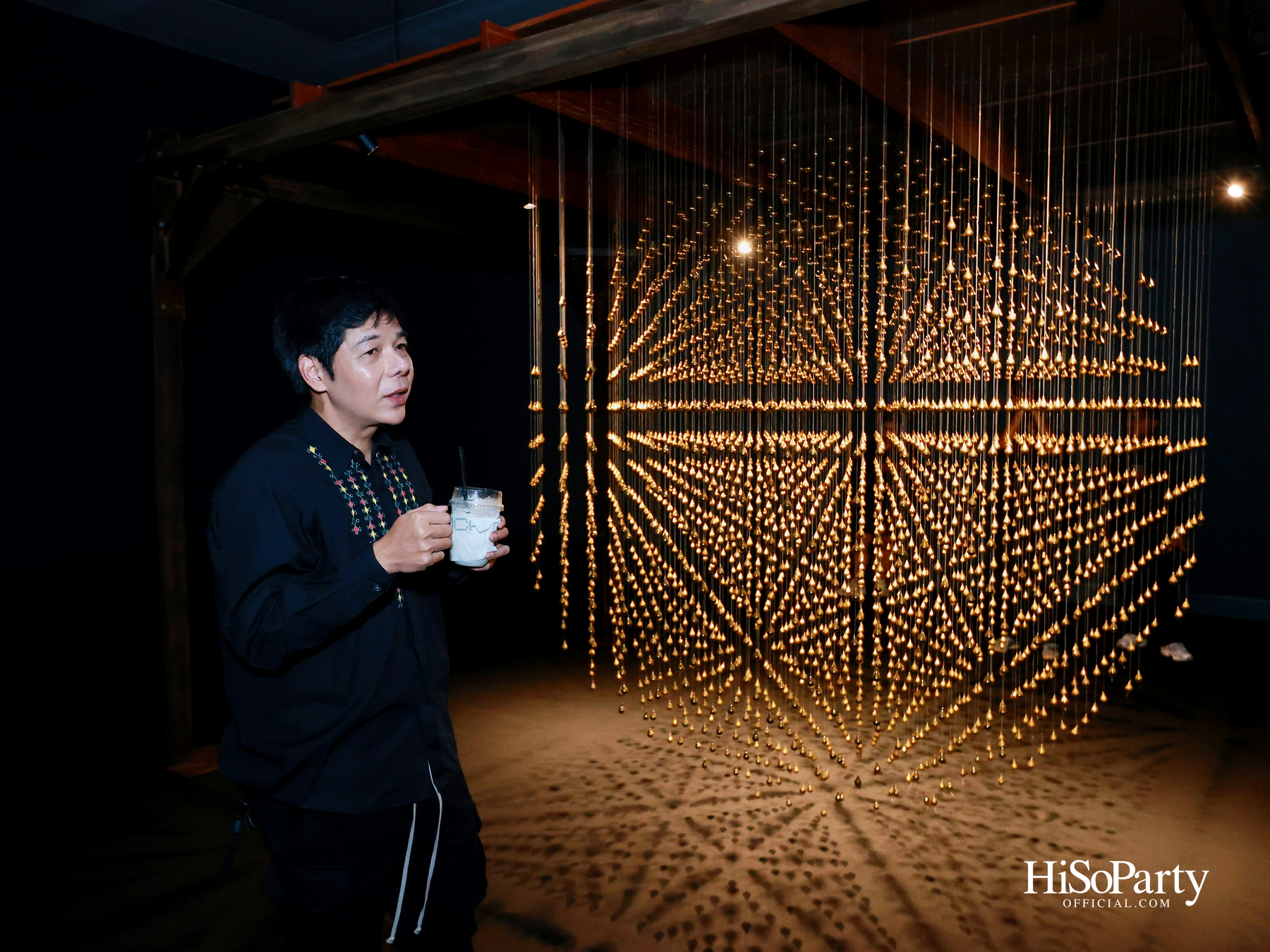 หยดทองแห่งกาลเวลา ‘Golden Teardrop (2025)’ โดย อริญชย์ รุ่งแจ้ง ณ MOCA BANGKOK