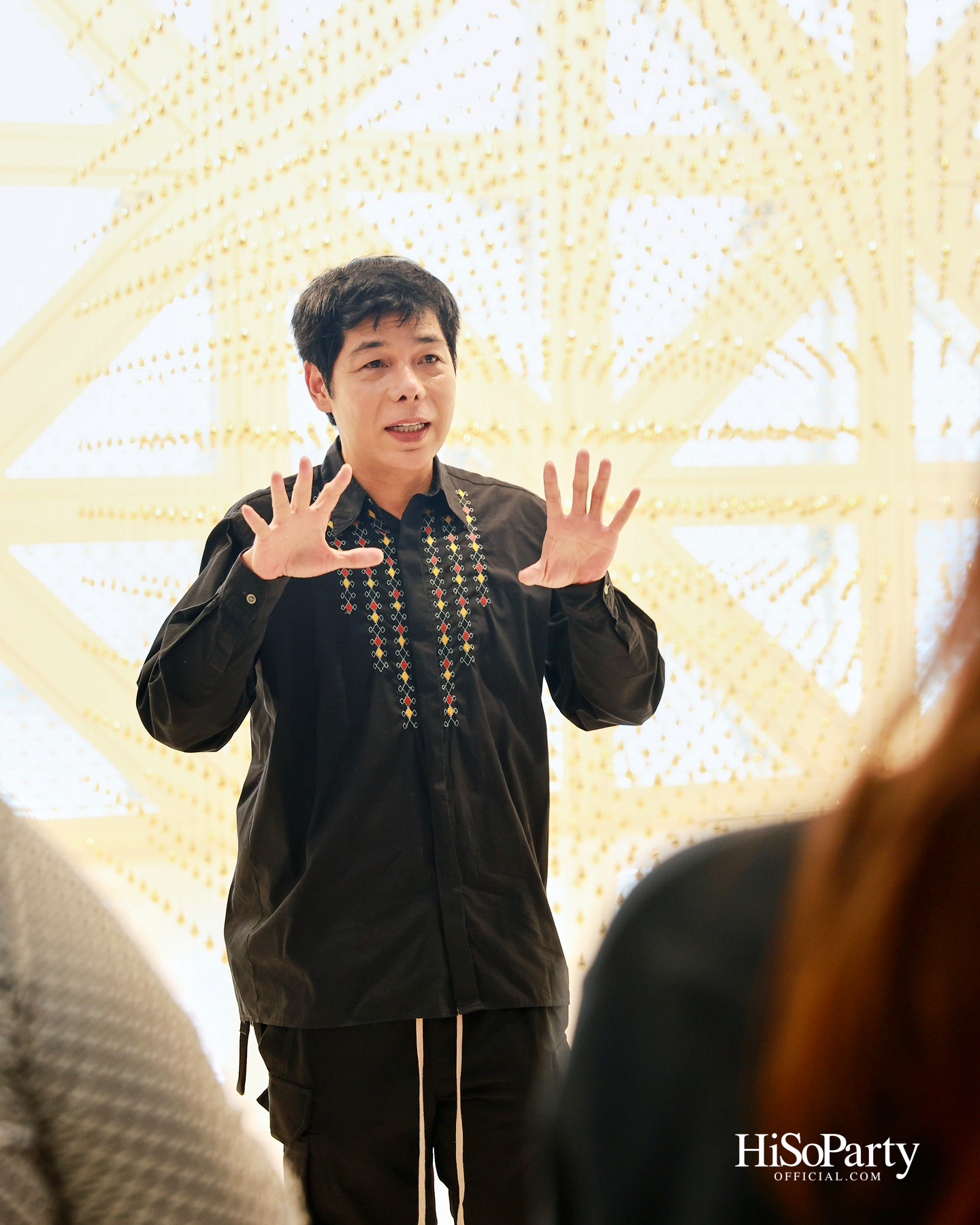 หยดทองแห่งกาลเวลา ‘Golden Teardrop (2025)’ โดย อริญชย์ รุ่งแจ้ง ณ MOCA BANGKOK