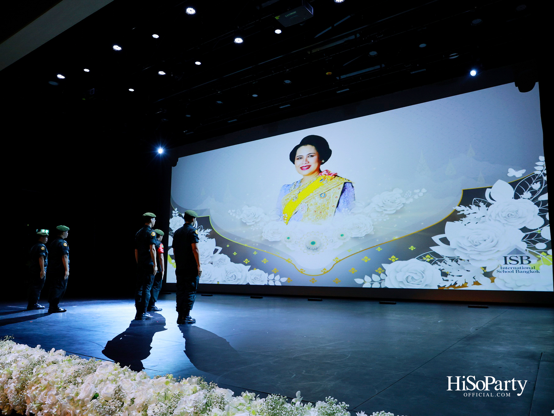 พิธีรำลึกถวายพระเกียรติ สมเด็จพระนางเจ้าสิริกิติ์ พระบรมราชินีนาถ พระบรมราชชนนีพันปีหลวง ณ โรงเรียนสถานศึกษานานาชาติ (ISB) 