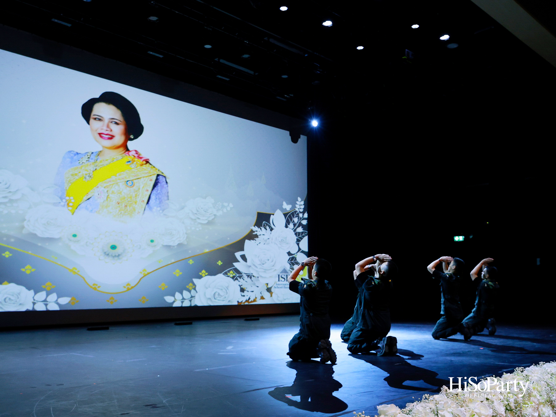 พิธีรำลึกถวายพระเกียรติ สมเด็จพระนางเจ้าสิริกิติ์ พระบรมราชินีนาถ พระบรมราชชนนีพันปีหลวง ณ โรงเรียนสถานศึกษานานาชาติ (ISB) 