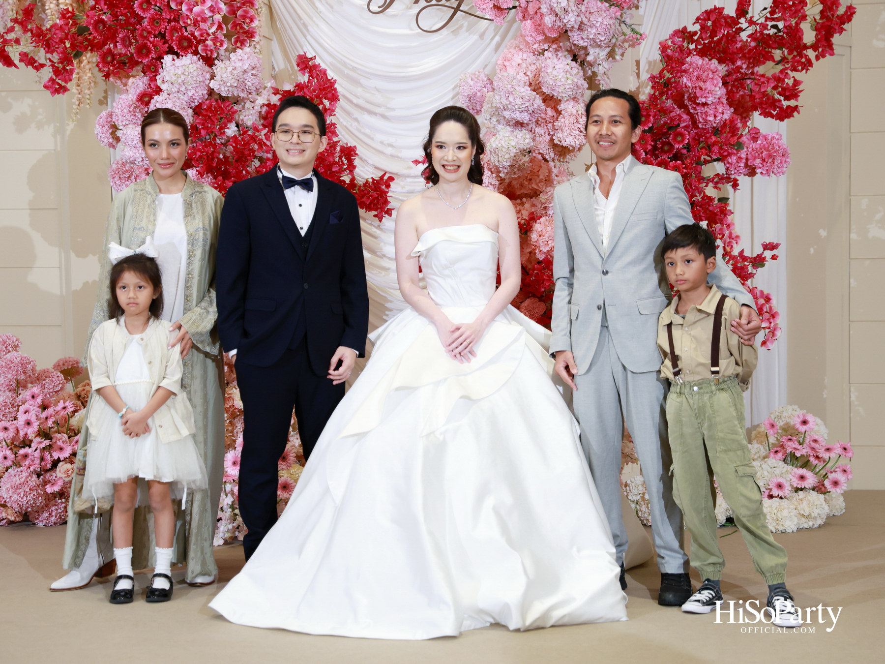 งานฉลองมงคลสมรส คุณพิมพ์ประพัทธ์ สนิทวงศ์ ณ อยุธยา - คุณทยา อุทโยภาศ ณ ดิ แอทธินี โฮเทล แบงค็อก