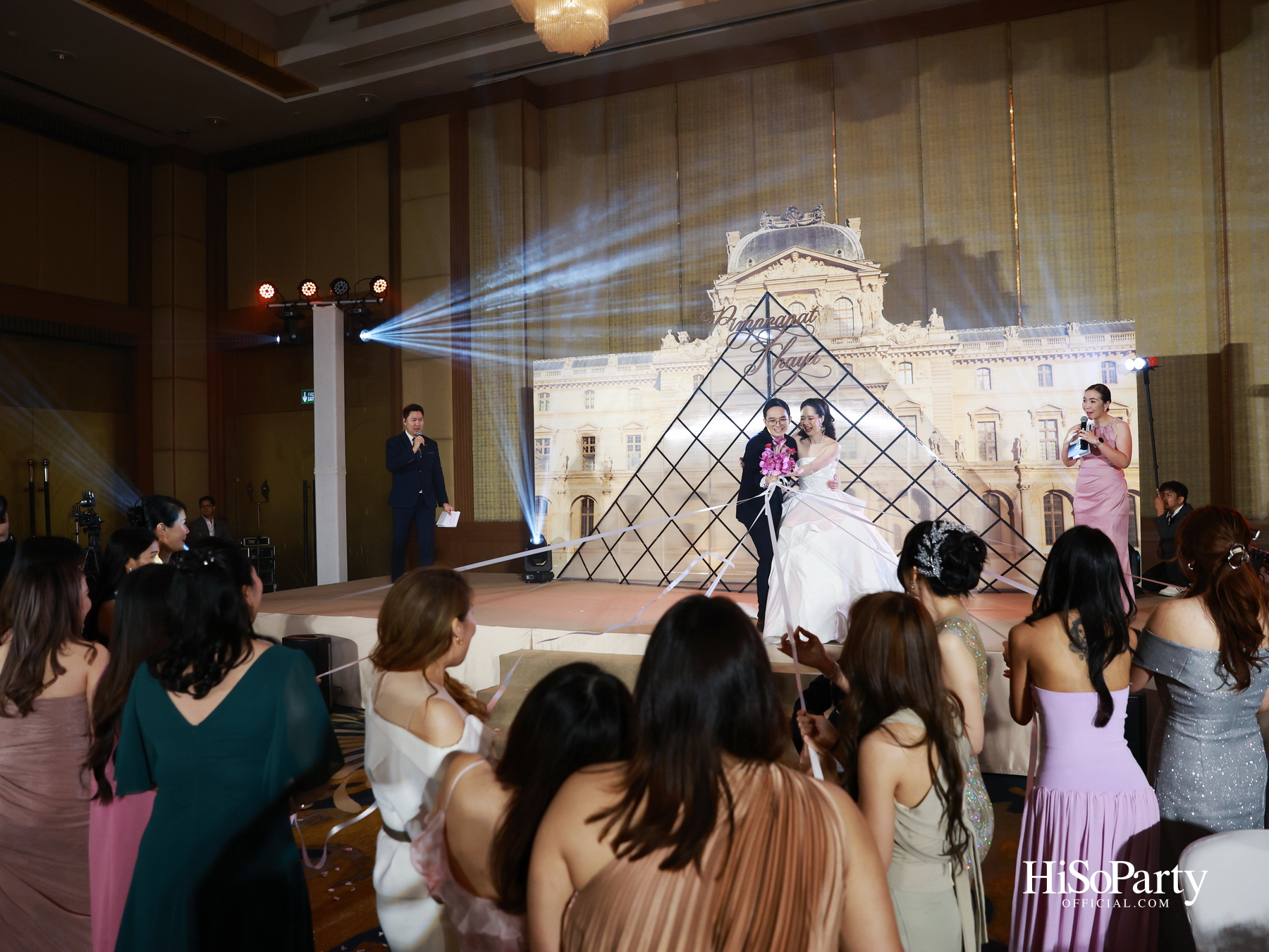 งานฉลองมงคลสมรส คุณพิมพ์ประพัทธ์ สนิทวงศ์ ณ อยุธยา - คุณทยา อุทโยภาศ ณ ดิ แอทธินี โฮเทล แบงค็อก