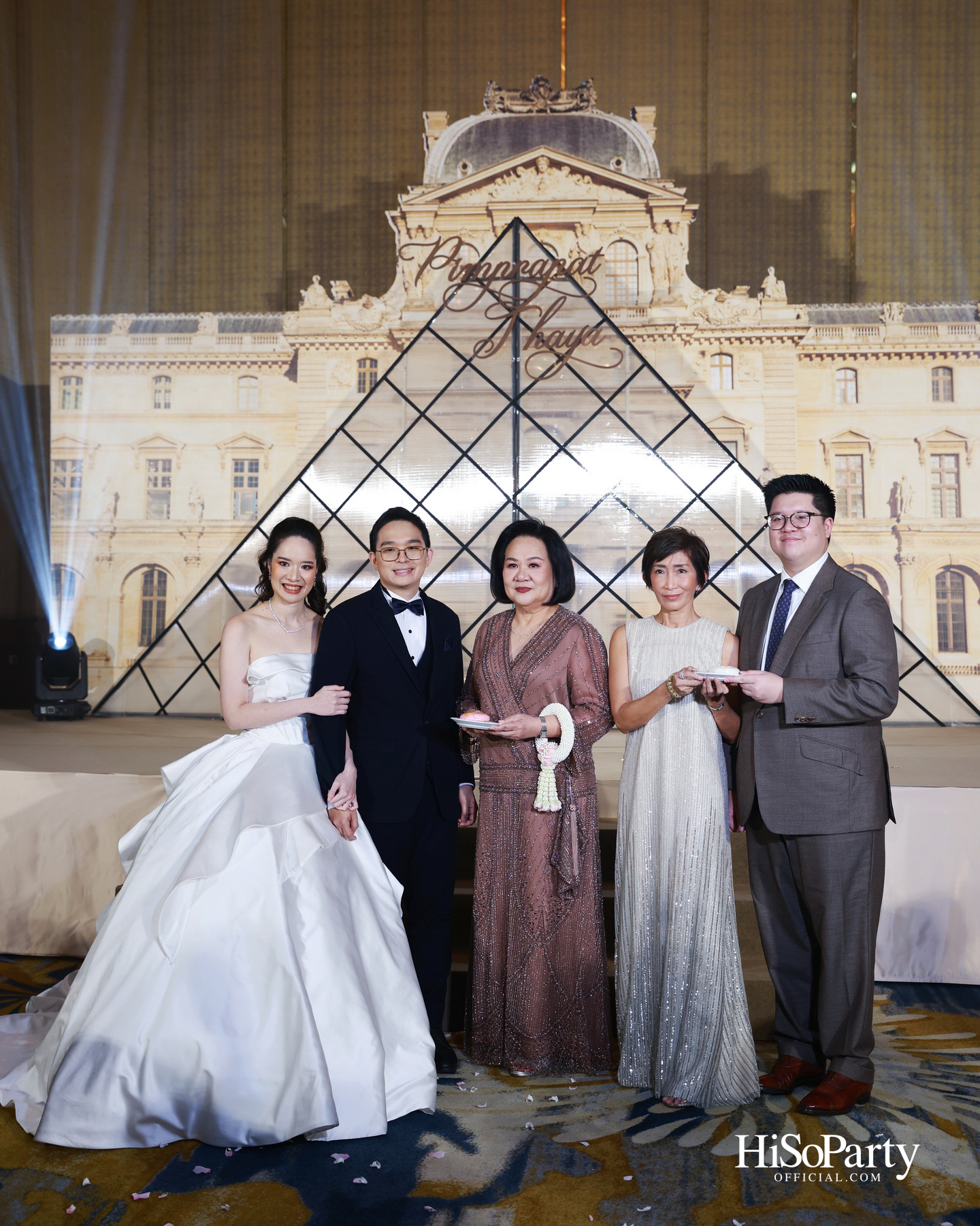 งานฉลองมงคลสมรส คุณพิมพ์ประพัทธ์ สนิทวงศ์ ณ อยุธยา - คุณทยา อุทโยภาศ ณ ดิ แอทธินี โฮเทล แบงค็อก