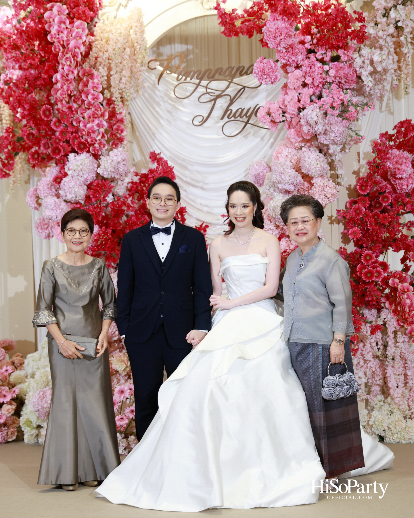 งานฉลองมงคลสมรส คุณพิมพ์ประพัทธ์ สนิทวงศ์ ณ อยุธยา - คุณทยา อุทโยภาศ ณ ดิ แอทธินี โฮเทล แบงค็อก