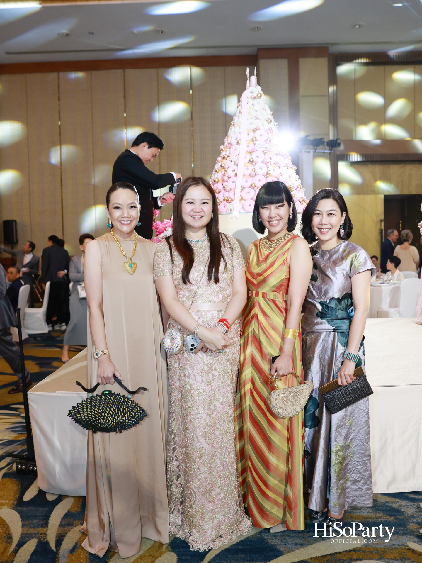 งานฉลองมงคลสมรส คุณพิมพ์ประพัทธ์ สนิทวงศ์ ณ อยุธยา - คุณทยา อุทโยภาศ ณ ดิ แอทธินี โฮเทล แบงค็อก