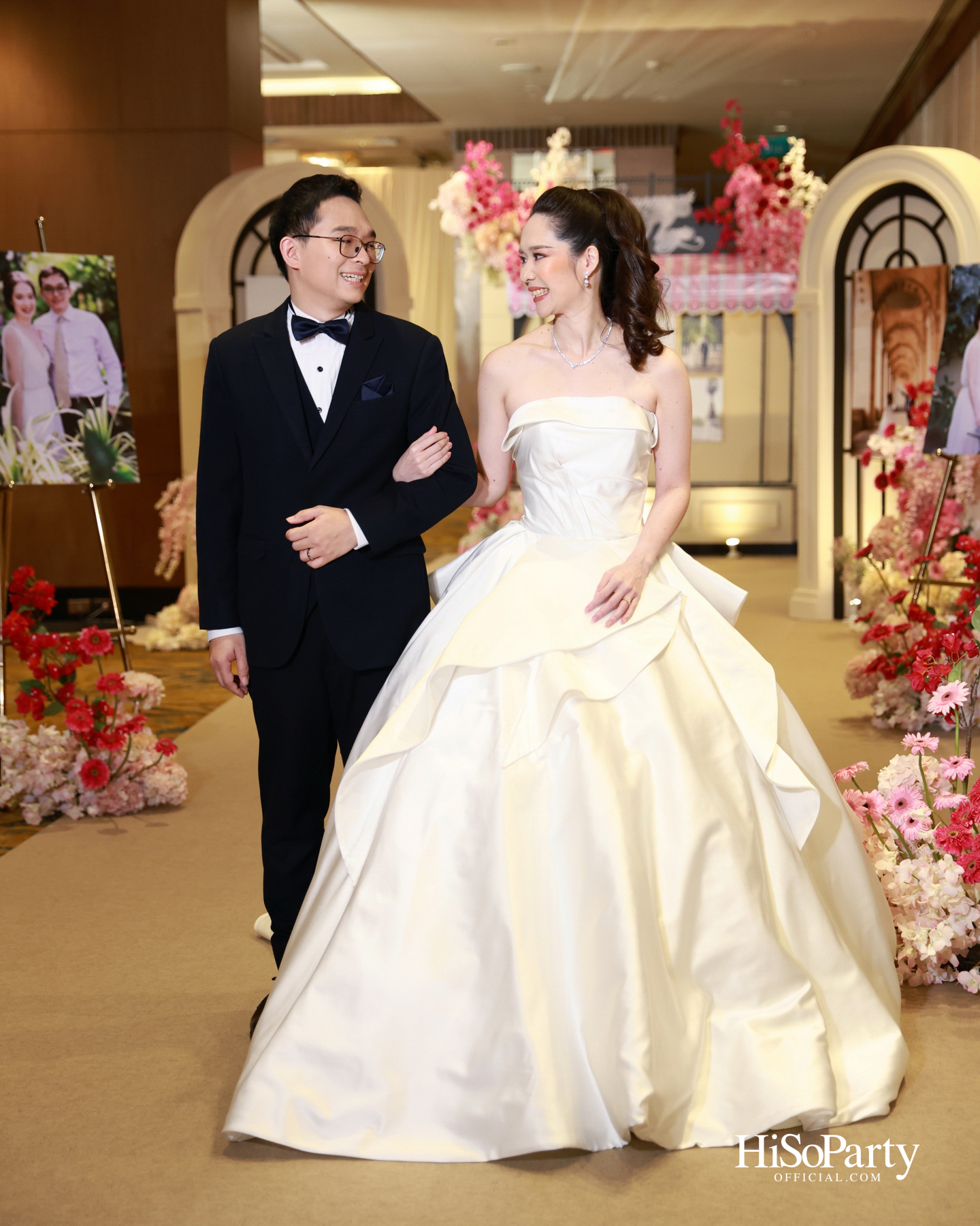 งานฉลองมงคลสมรส คุณพิมพ์ประพัทธ์ สนิทวงศ์ ณ อยุธยา - คุณทยา อุทโยภาศ ณ ดิ แอทธินี โฮเทล แบงค็อก