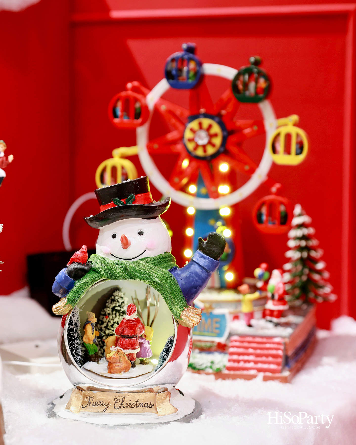 ห้างเซ็นทรัลจัดงาน ‘CHRISTMAS LIGHT UP WONDER’ เปิดไฟต้นคริสต์มาสสูงสามชั้น พร้อม ซีซี-นุนิว-แอลลี่ ร่วมงานที่เซ็นทรัลชิดลม