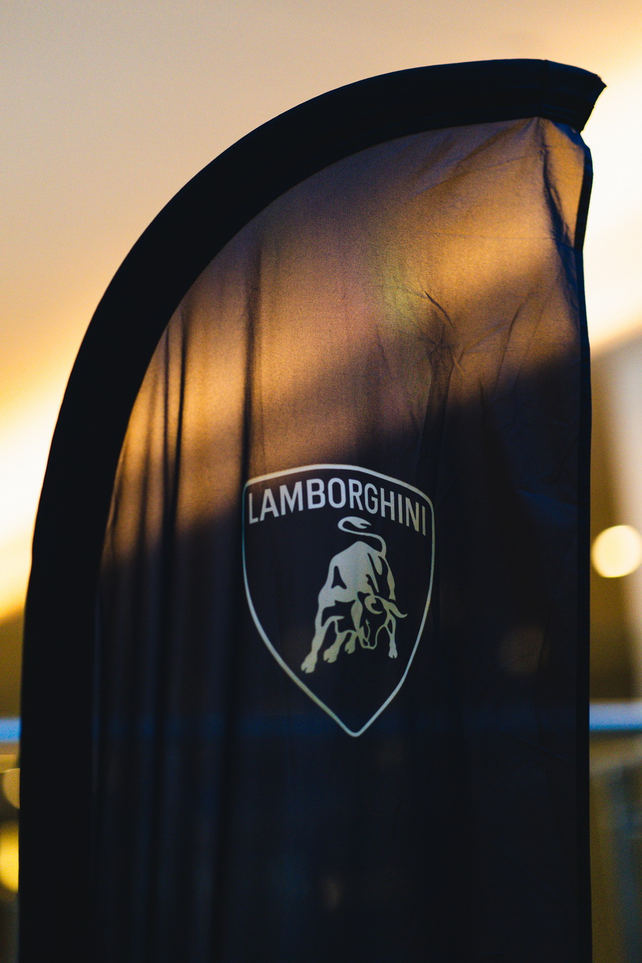 LAMBORGHINI NIGHT 2025: Black & White Glamour ค่ำคืนแห่งการเฉลิมฉลองและน้ำใจเพื่อสังคม
