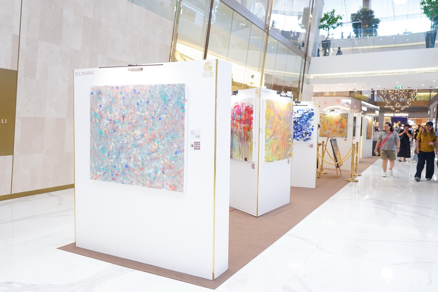 ‘Colors World’ เปิดโลกศิลปะของน้องกรณ์ ศิลปินวัย 3 ขวบ พร้อมประมูลผลงานช่วยฟื้นฟูโรงเรียนที่สงขลา