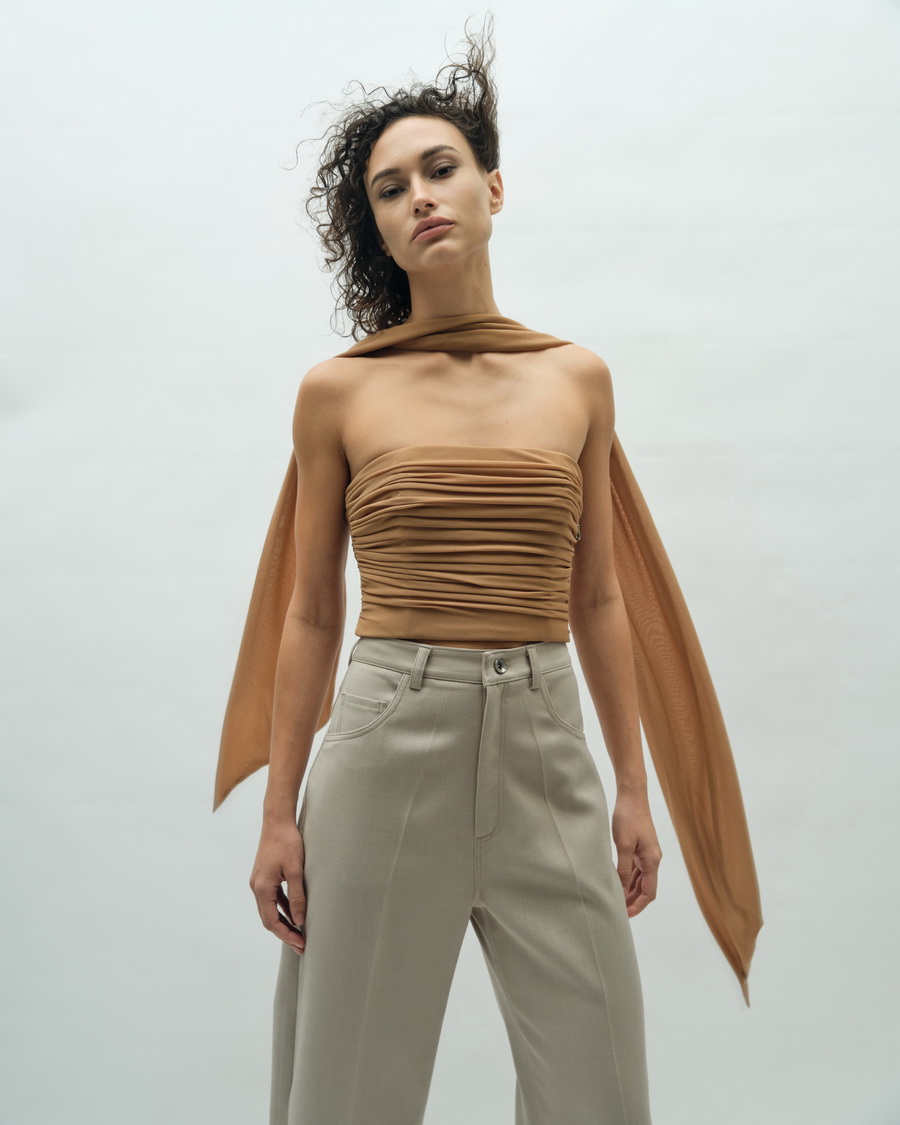 VICKTEERUT CRUISE 2026 ‘Black Blurry’ ถ่ายทอดความอ่อนโยนบนความเฉียบคมแห่งงานเทเลอริ่ง