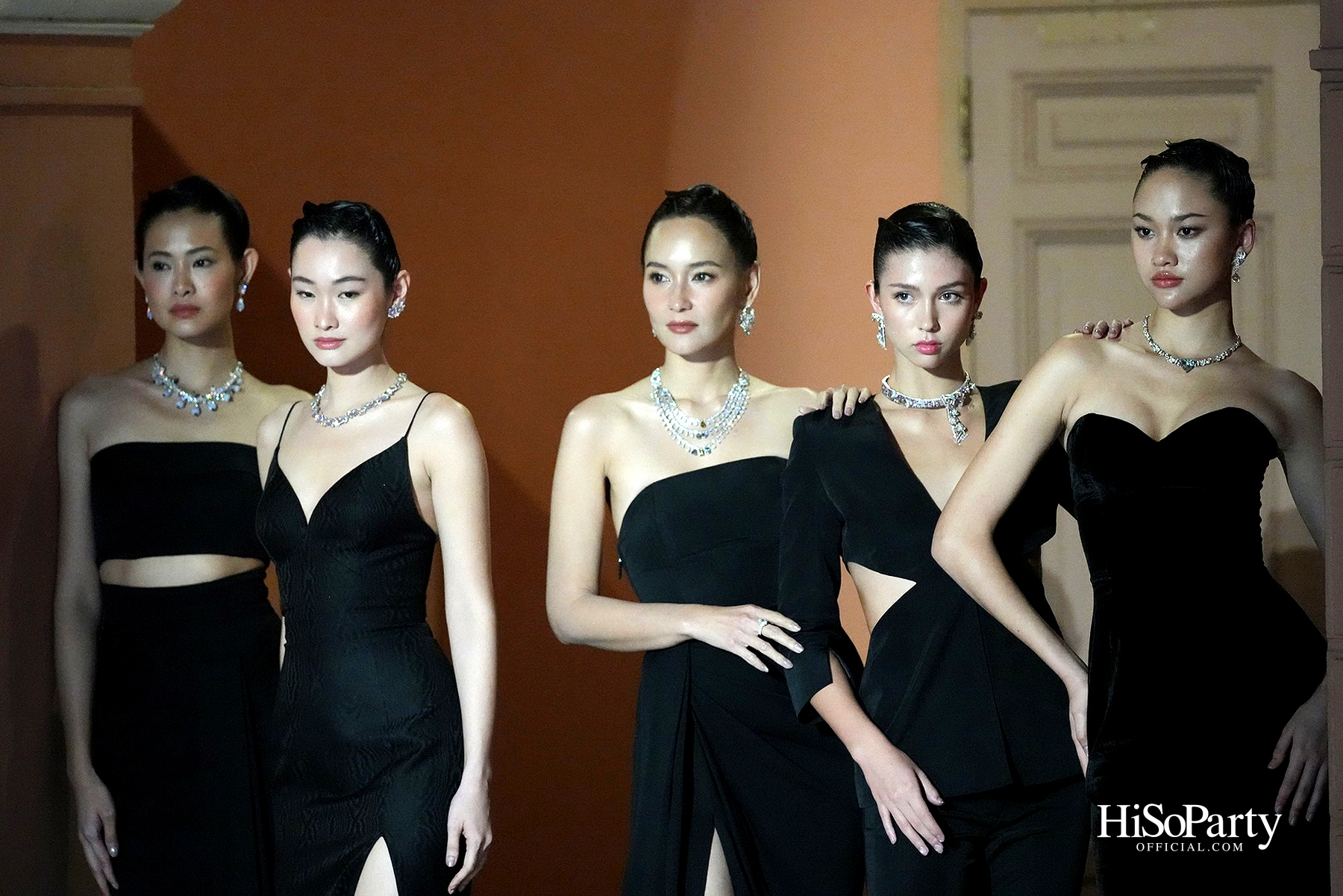 SIRIVANNAVARI x BEAUTY GEMS