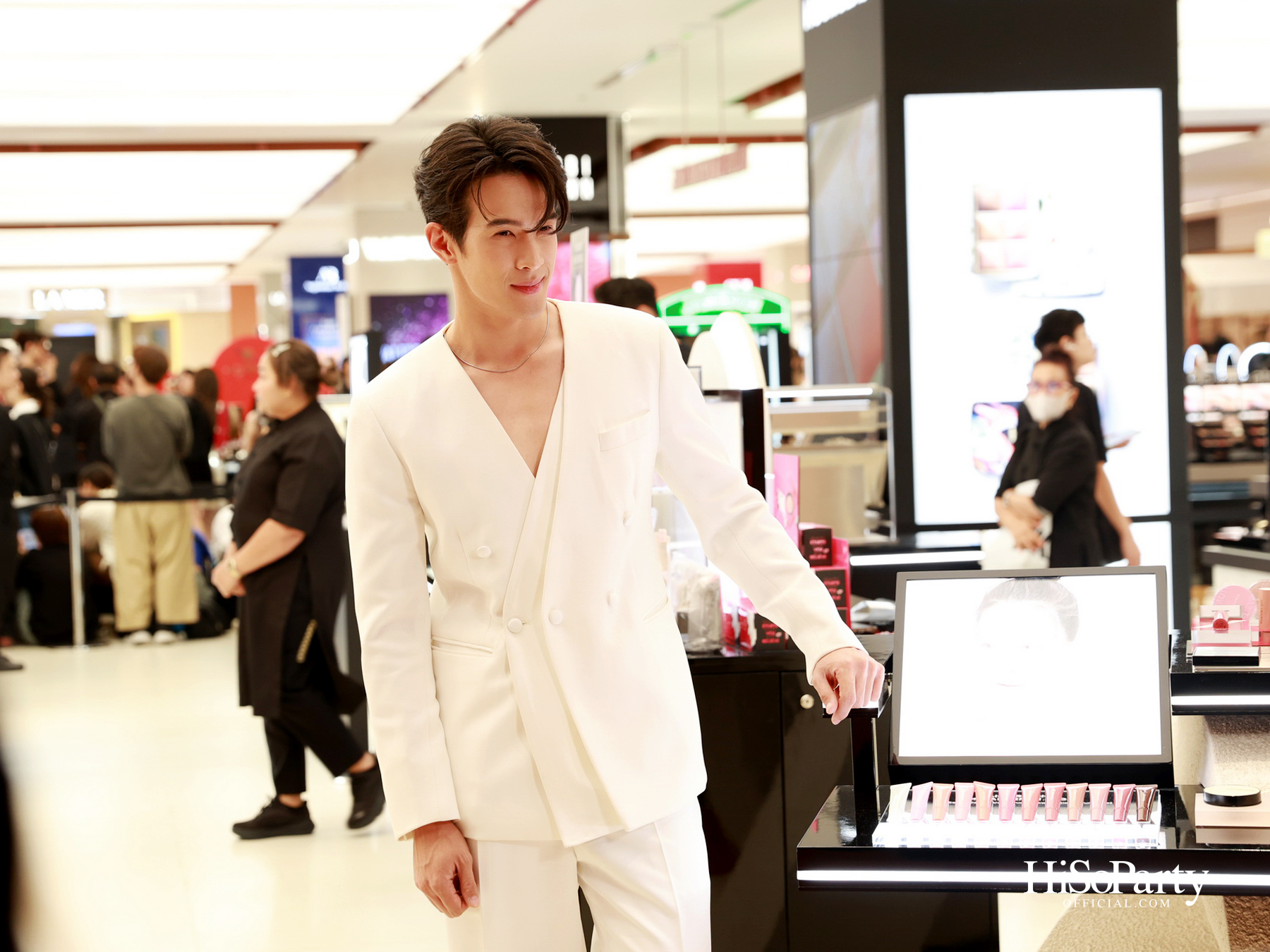 Central Chidlom Every Moment With You