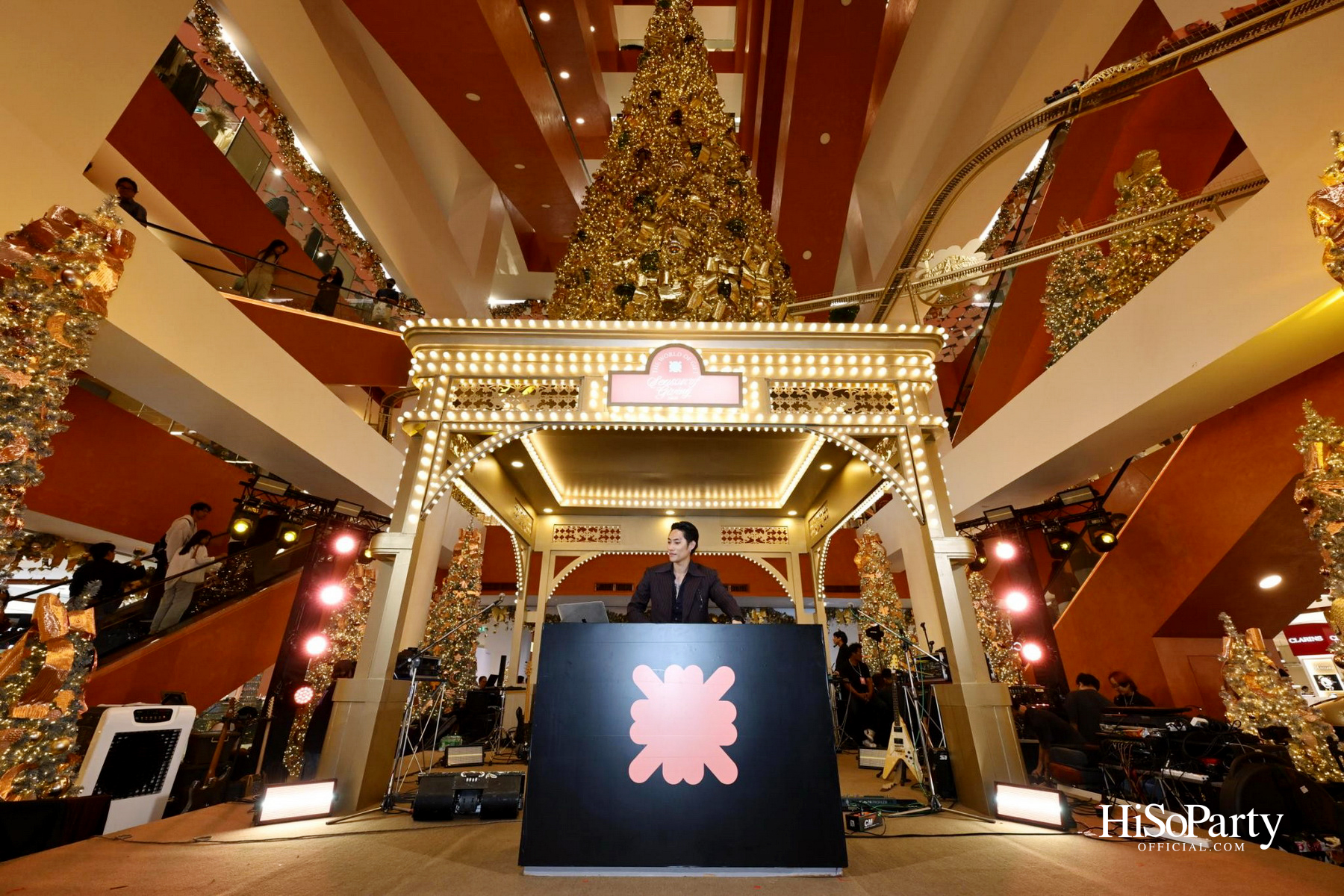 Central Chidlom Every Moment With You