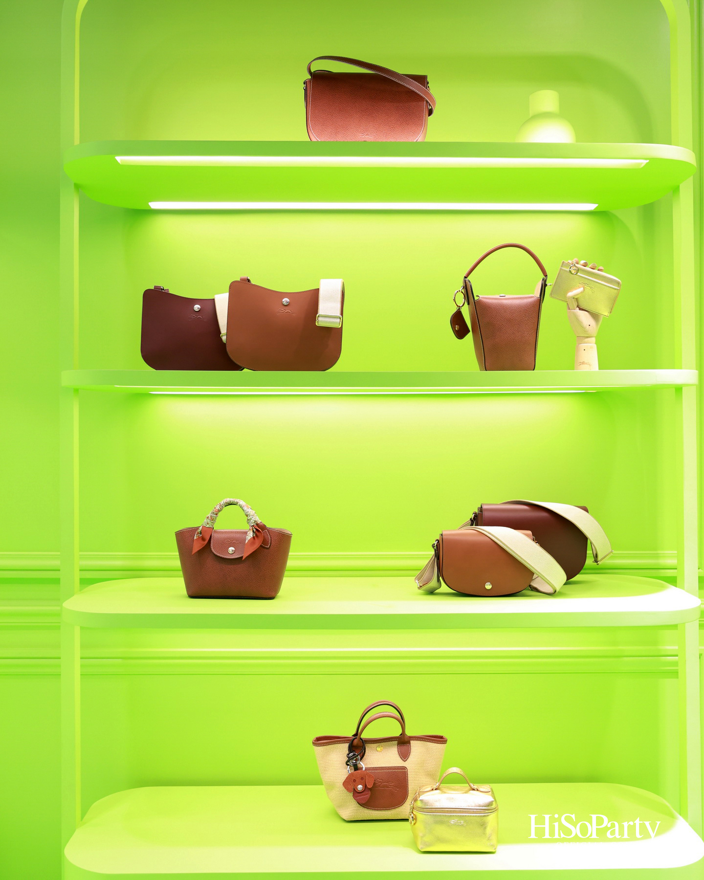 Longchamp เปิดตัว ‘Green Pop-Up’ เนรมิตโลกสีเขียวสุดครีเอทีฟ ใจกลางย่านทรงวาด