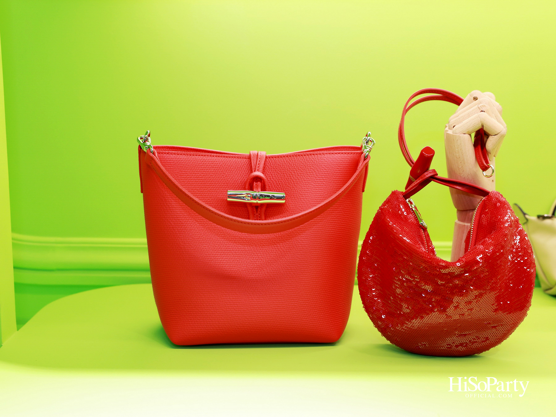 Longchamp เปิดตัว ‘Green Pop-Up’ เนรมิตโลกสีเขียวสุดครีเอทีฟ ใจกลางย่านทรงวาด