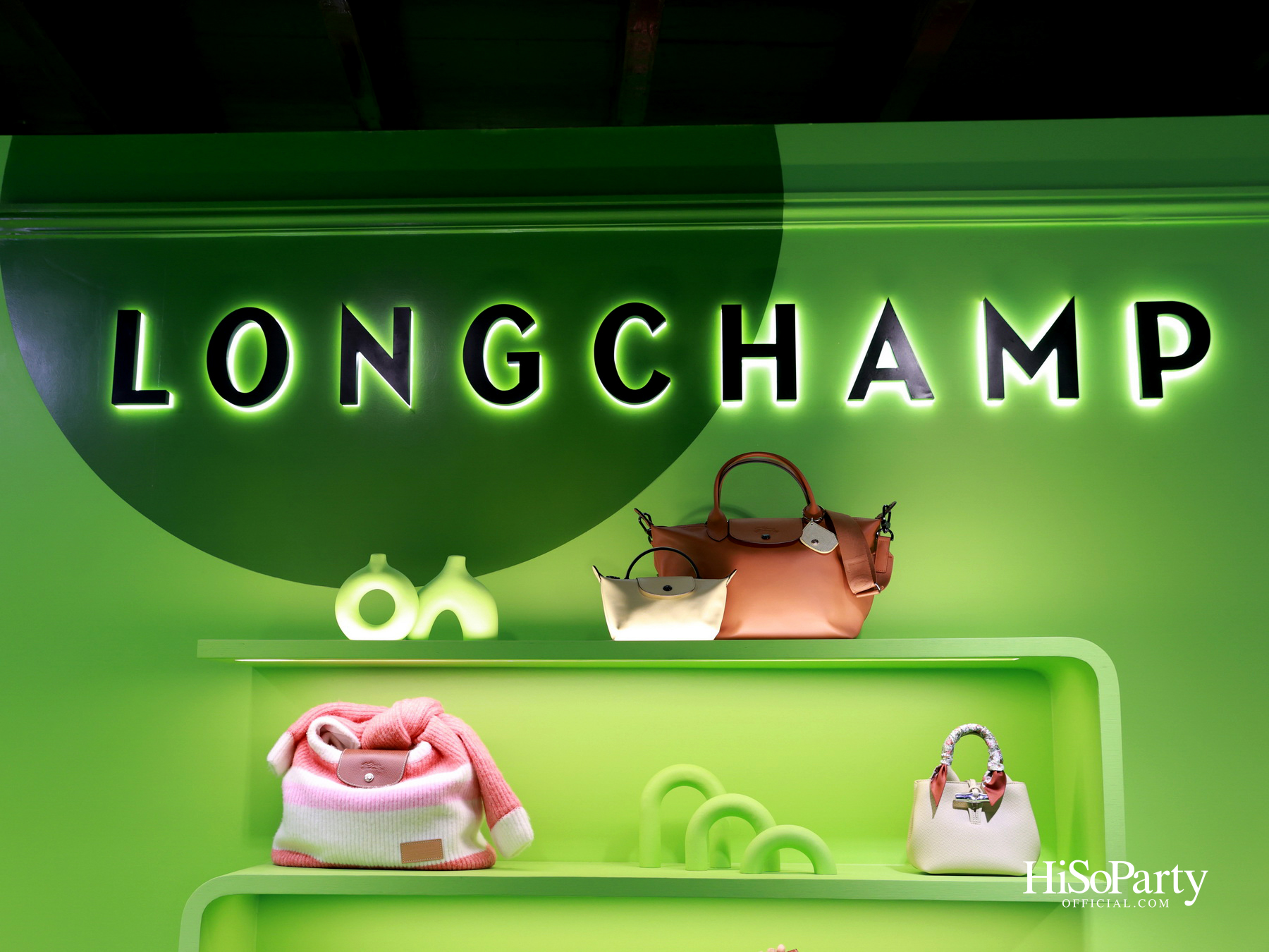 Longchamp เปิดตัว ‘Green Pop-Up’ เนรมิตโลกสีเขียวสุดครีเอทีฟ ใจกลางย่านทรงวาด