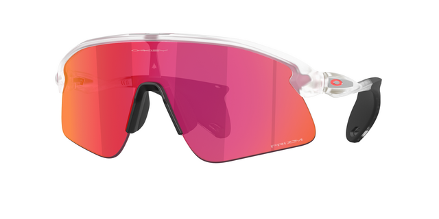 OAKLEY เปิดตัวเทคโนโลยี ‘OAKLEY HYPERGRIP™’ ยกระดับการยึดเกาะสู่มาตรฐานใหม่ในคอลเลกชัน Stunt