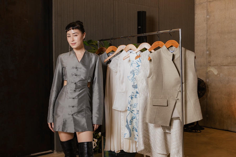 Jim Thompson by LISA VON TANG ผลงานคอลแลบที่น่าจับตา เมื่อตำนานผ้าไทยโลดแล่นบนแฟชั่นรีสอร์ตแวร์ร่วมสมัย