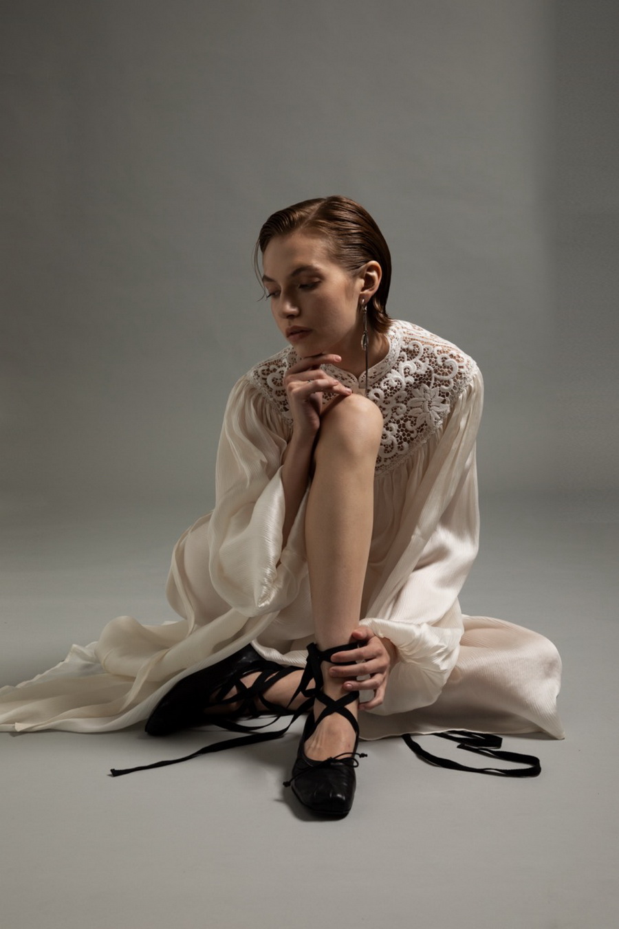 Jim Thompson by LISA VON TANG ผลงานคอลแลบที่น่าจับตา เมื่อตำนานผ้าไทยโลดแล่นบนแฟชั่นรีสอร์ตแวร์ร่วมสมัย