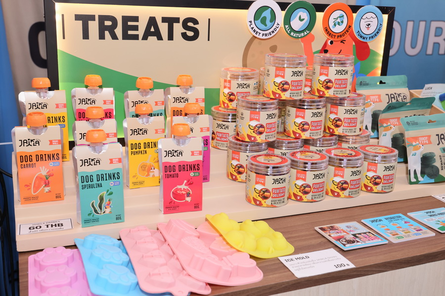 กูร์เมต์ มาร์เก็ต เปิดงาน ‘PETSHOOD’ คอมมูนิตี้คนรักสัตว์ใจกลางสุขุมวิท พร้อม กลัฟ - คณาวุฒิ และเหล่าอินฟลูเอนเซอร์สี่ขา