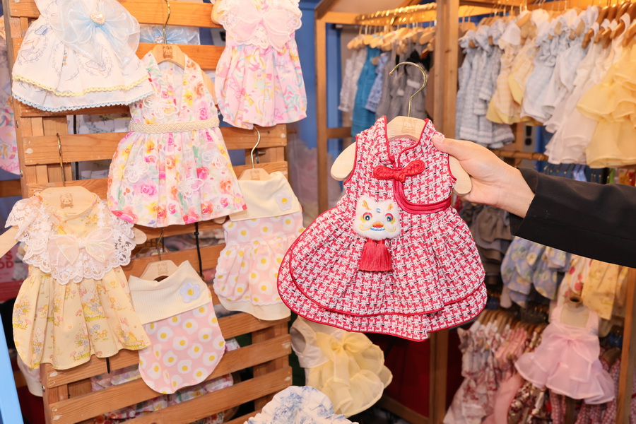 กูร์เมต์ มาร์เก็ต เปิดงาน ‘PETSHOOD’ คอมมูนิตี้คนรักสัตว์ใจกลางสุขุมวิท พร้อม กลัฟ - คณาวุฒิ และเหล่าอินฟลูเอนเซอร์สี่ขา