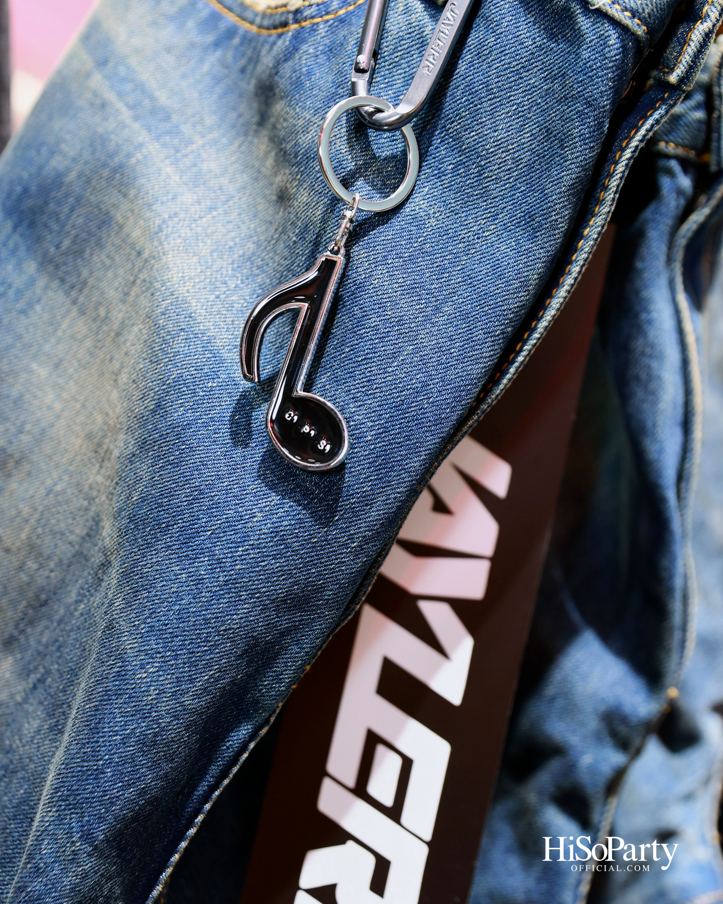 งานเปิดตัว ‘C  P  S Denim Rebellion’ คอลลาบอเรชั่นสุดขบถ ฉีกกรอบเดนิมดีไซน์ รังสรรค์ผ่านความเท่ของศิลปินดัง