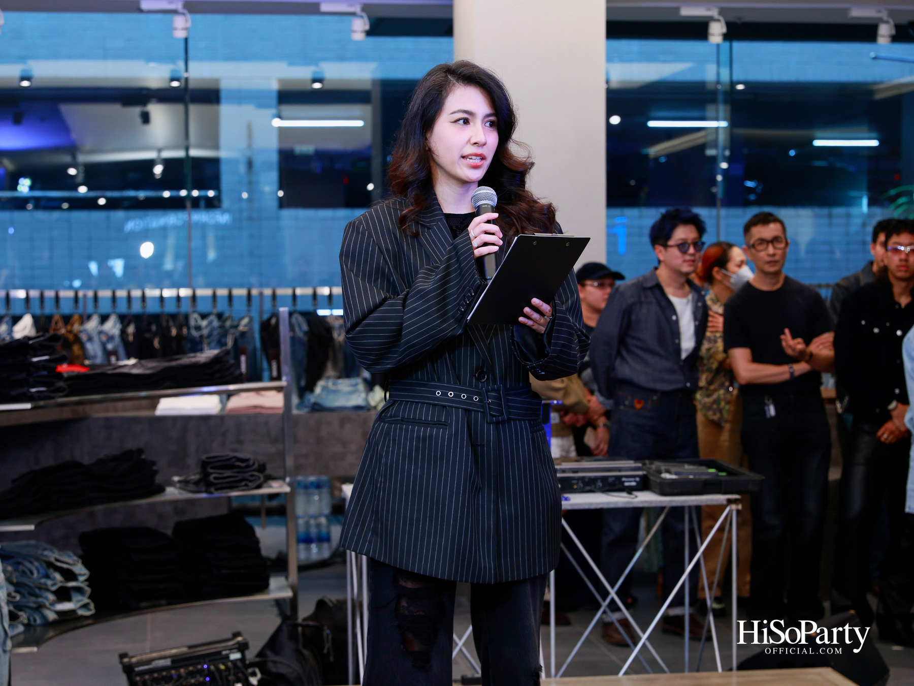 งานเปิดตัว ‘C  P  S Denim Rebellion’ คอลลาบอเรชั่นสุดขบถ ฉีกกรอบเดนิมดีไซน์ รังสรรค์ผ่านความเท่ของศิลปินดัง