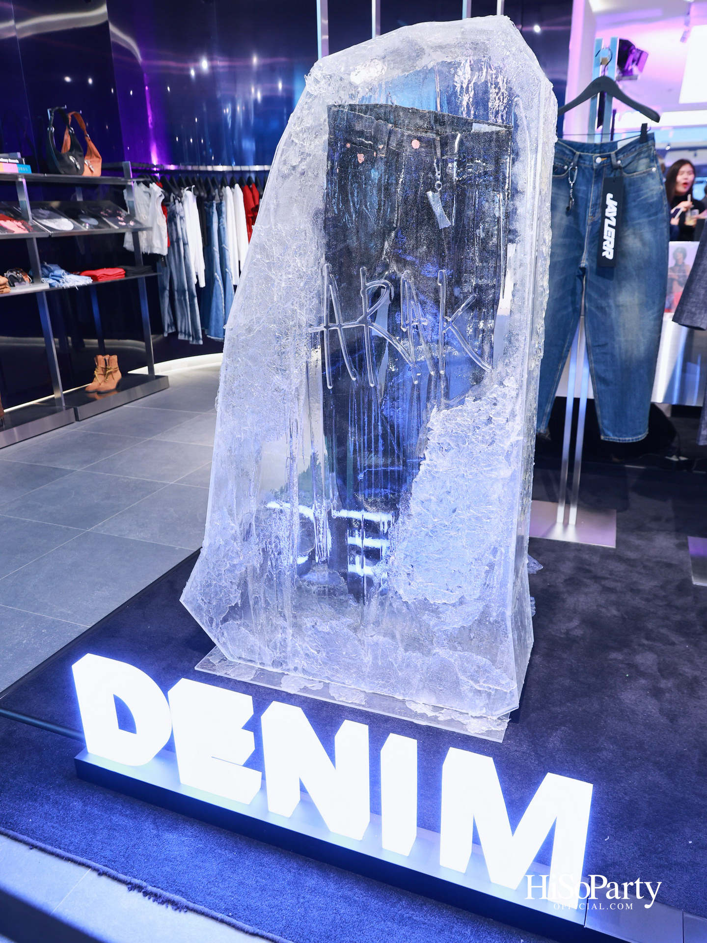 งานเปิดตัว ‘C  P  S Denim Rebellion’ คอลลาบอเรชั่นสุดขบถ ฉีกกรอบเดนิมดีไซน์ รังสรรค์ผ่านความเท่ของศิลปินดัง