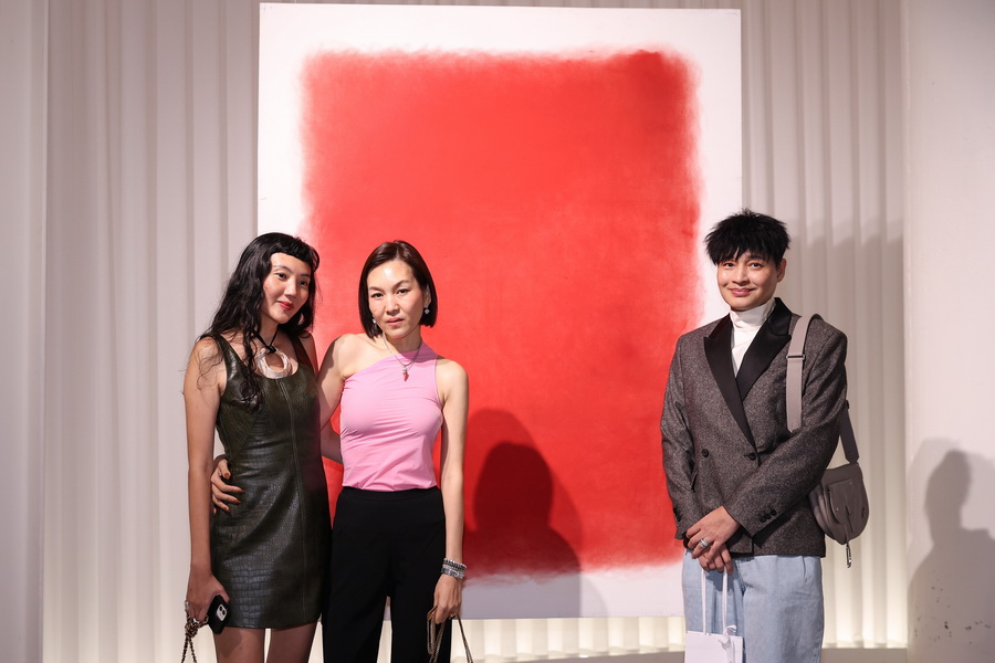 สยามพารากอน เชิญร่วมสัมผัสมาสเตอร์พีซจิตรกรรมนามธรรมของ Jean‑Paul Decroix ในนิทรรศการ ‘Between Earth and Light – ระหว่างผืนดินและแสงสว่าง’