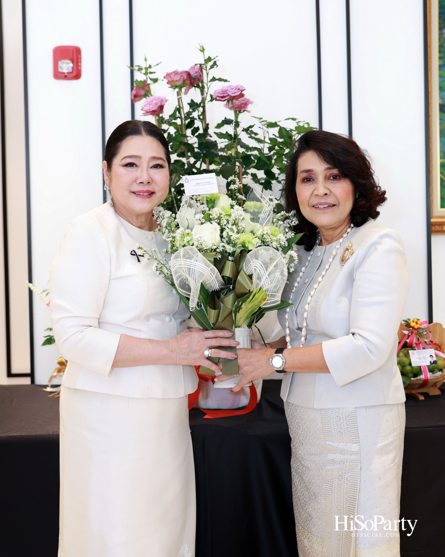 ดร.ลาลีวรรณ กาญจนจารี จัดพิธีทำบุญถวายภัตตาหารเพล เนื่องในโอกาสวันคล้ายวันเกิด ครบ 72 ปี