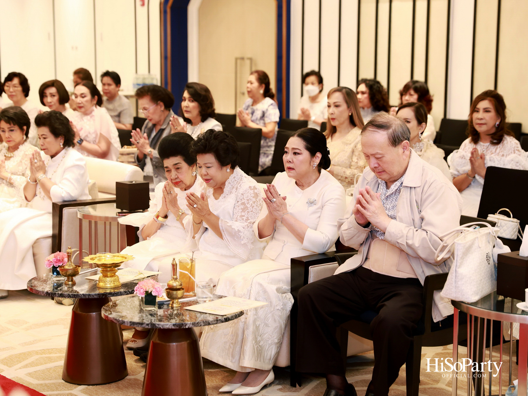 ดร.ลาลีวรรณ กาญจนจารี จัดพิธีทำบุญถวายภัตตาหารเพล เนื่องในโอกาสวันคล้ายวันเกิด ครบ 72 ปี