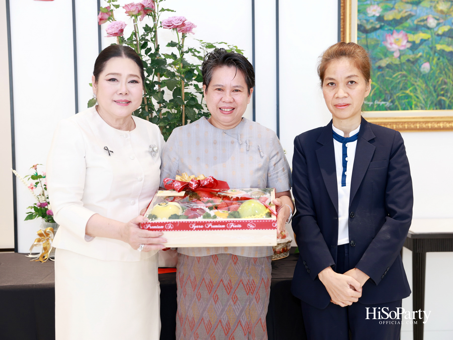 ดร.ลาลีวรรณ กาญจนจารี จัดพิธีทำบุญถวายภัตตาหารเพล เนื่องในโอกาสวันคล้ายวันเกิด ครบ 72 ปี