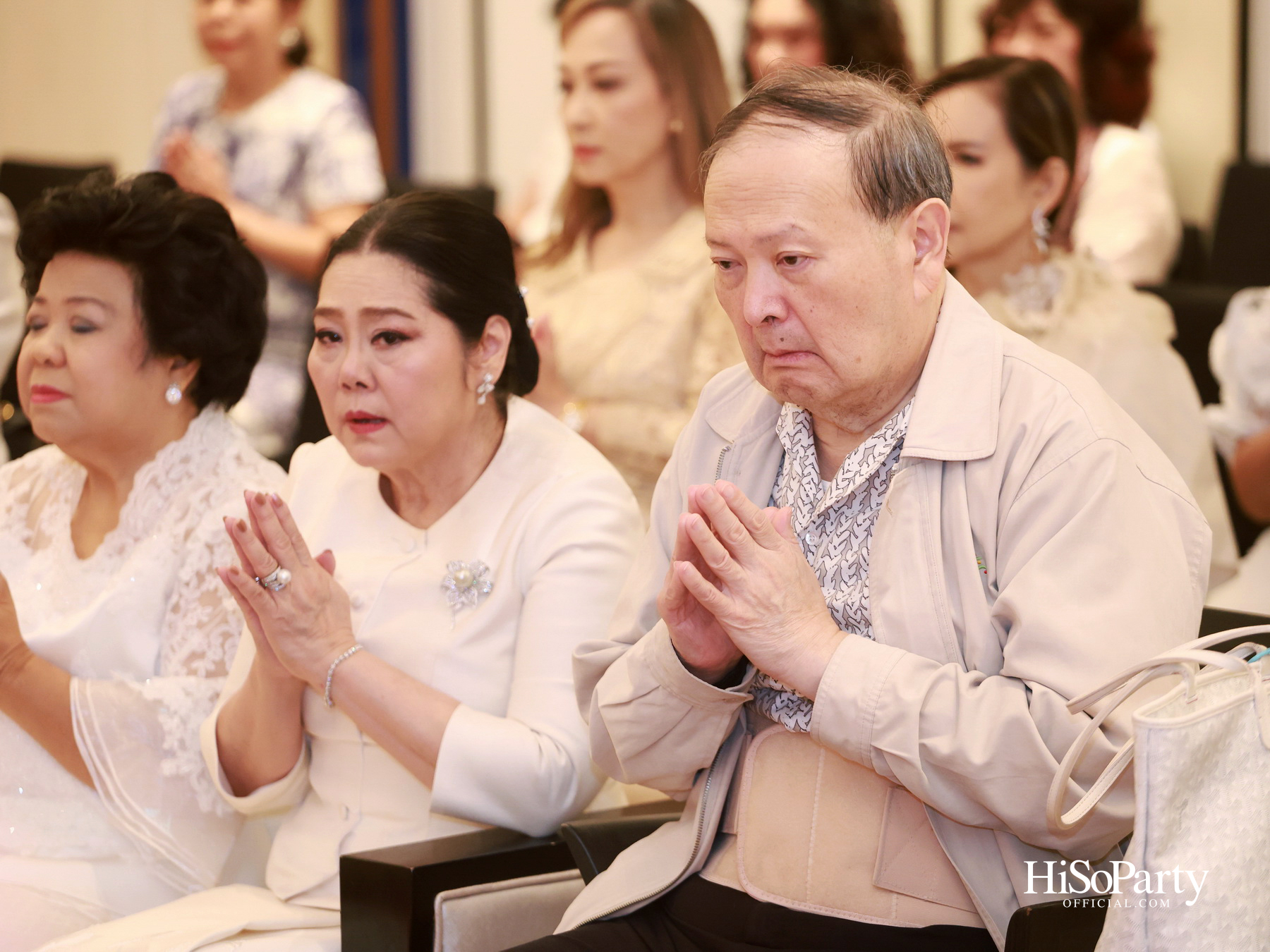 ดร.ลาลีวรรณ กาญจนจารี จัดพิธีทำบุญถวายภัตตาหารเพล เนื่องในโอกาสวันคล้ายวันเกิด ครบ 72 ปี