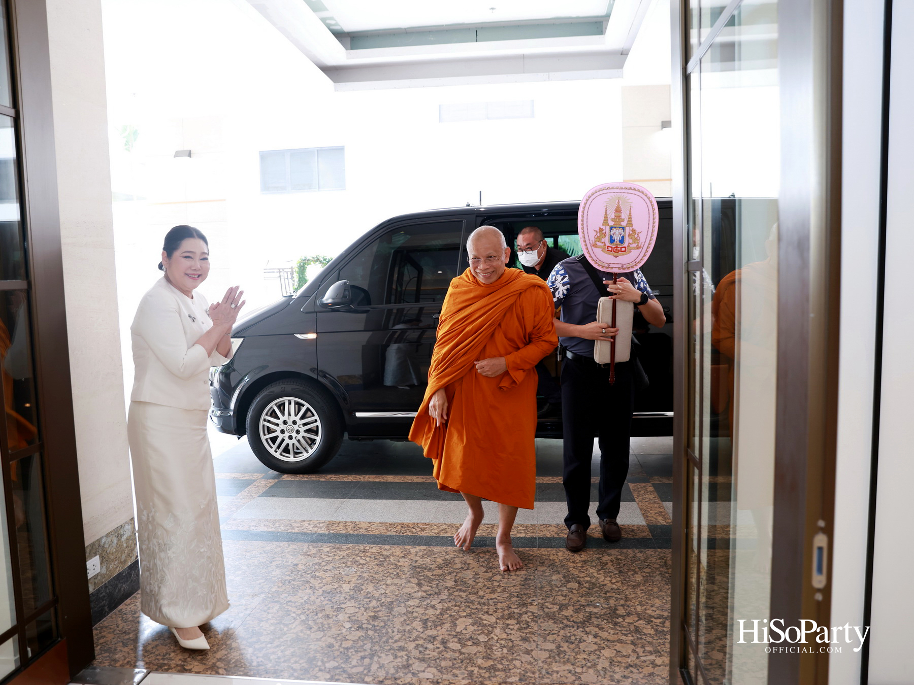 ดร.ลาลีวรรณ กาญจนจารี