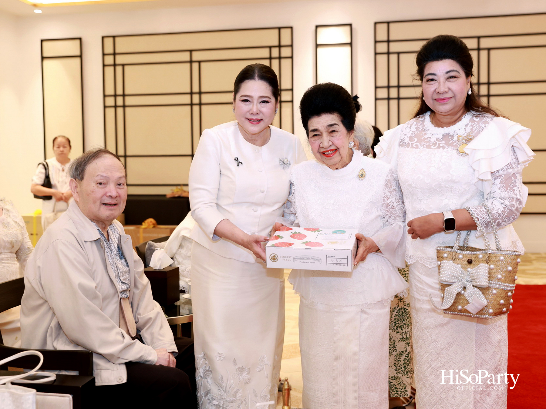 ดร.ลาลีวรรณ กาญจนจารี